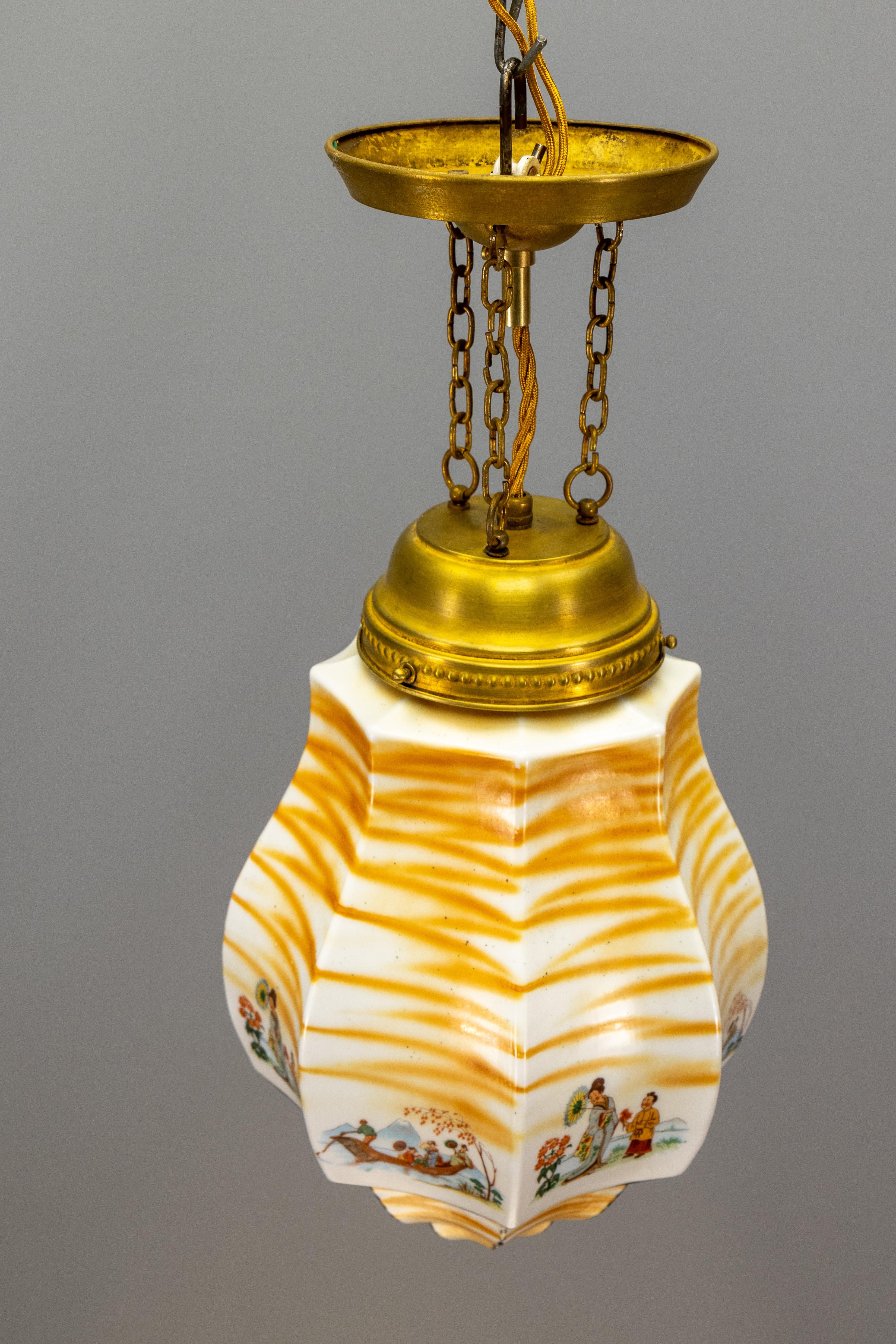 Lampada a sospensione francese Art Déco a forma di lanterna in vetro dipinto e ottone, anni '30 in vendita 9