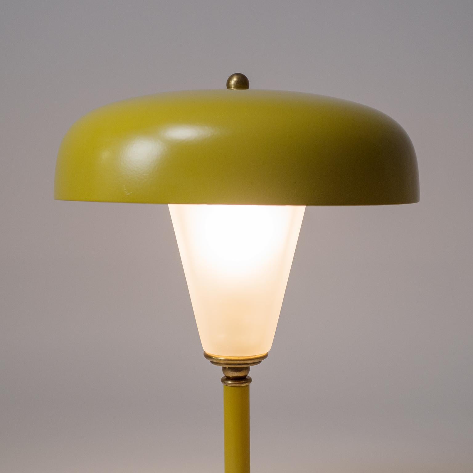 Lacquered French Art Deco Lantern Table Lamp, 1940s