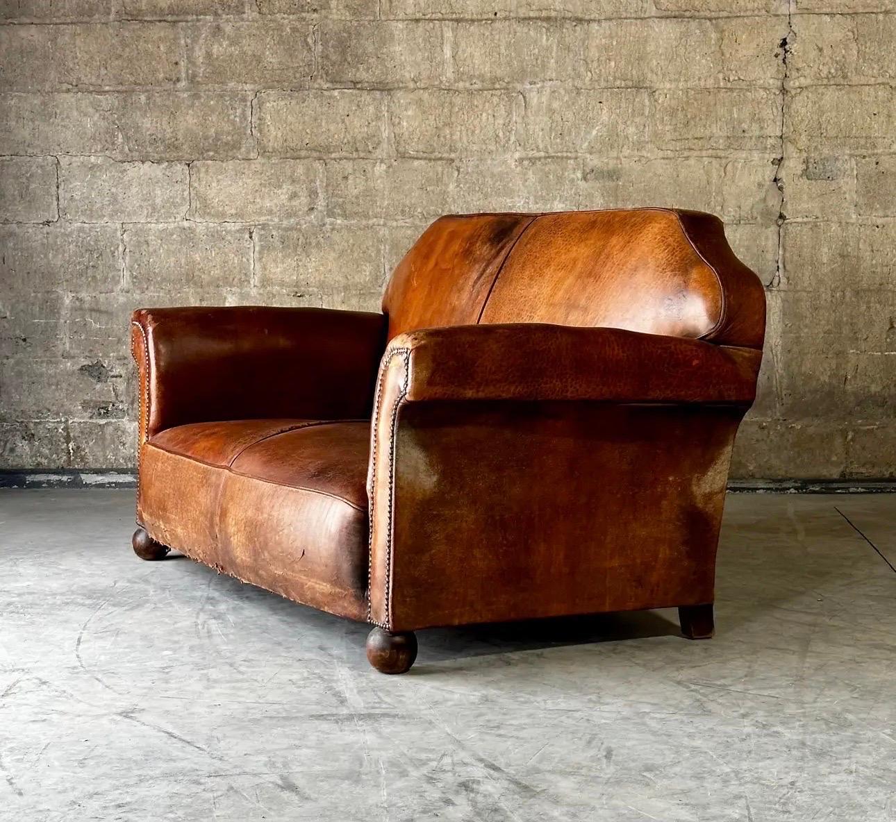 French Art Deco Leather Sofa In Good Condition In Hudson, NY
