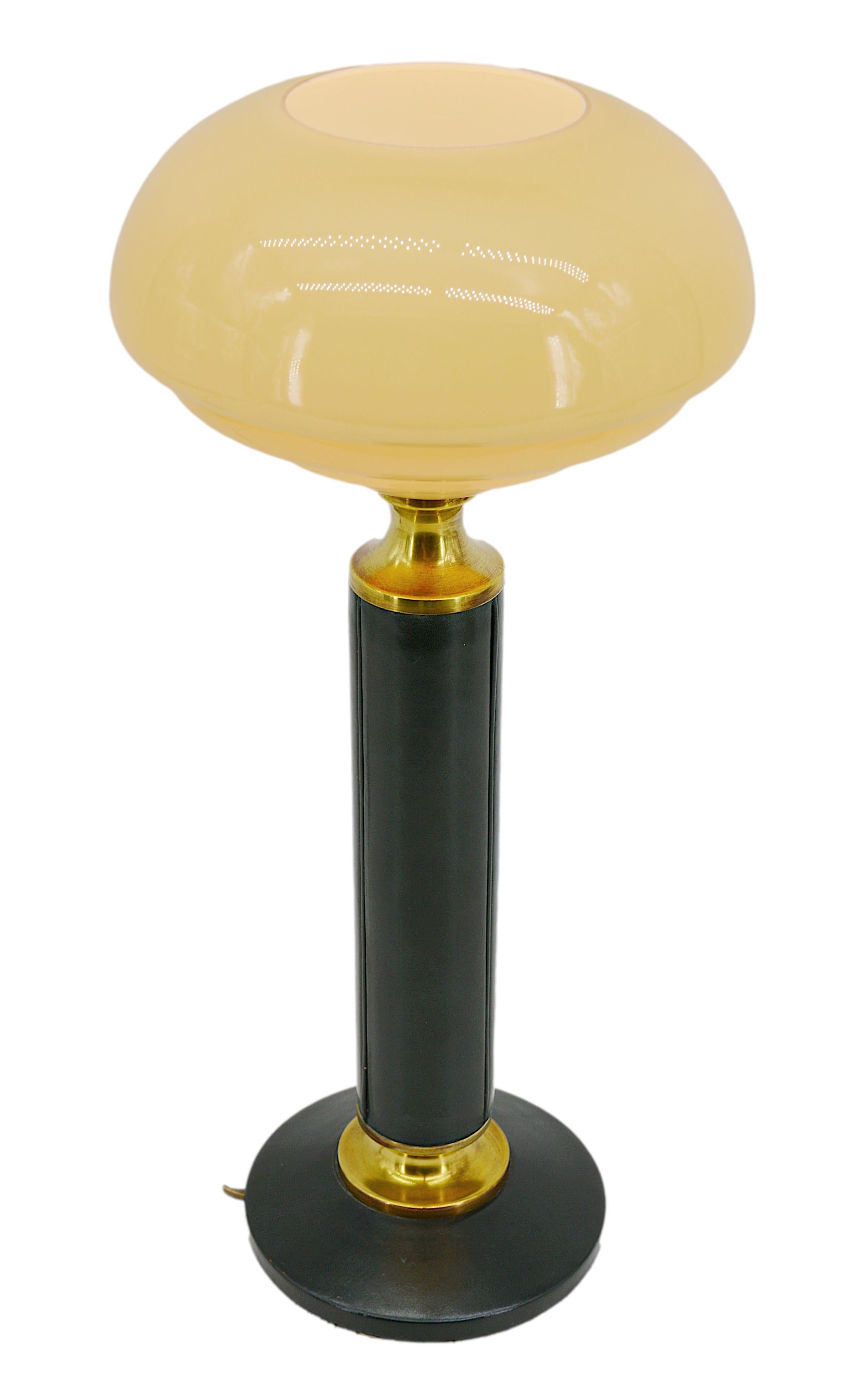 French Art Deco Leather Table Lamp, 1930s In Good Condition In Saint-Amans-des-Cots, FR