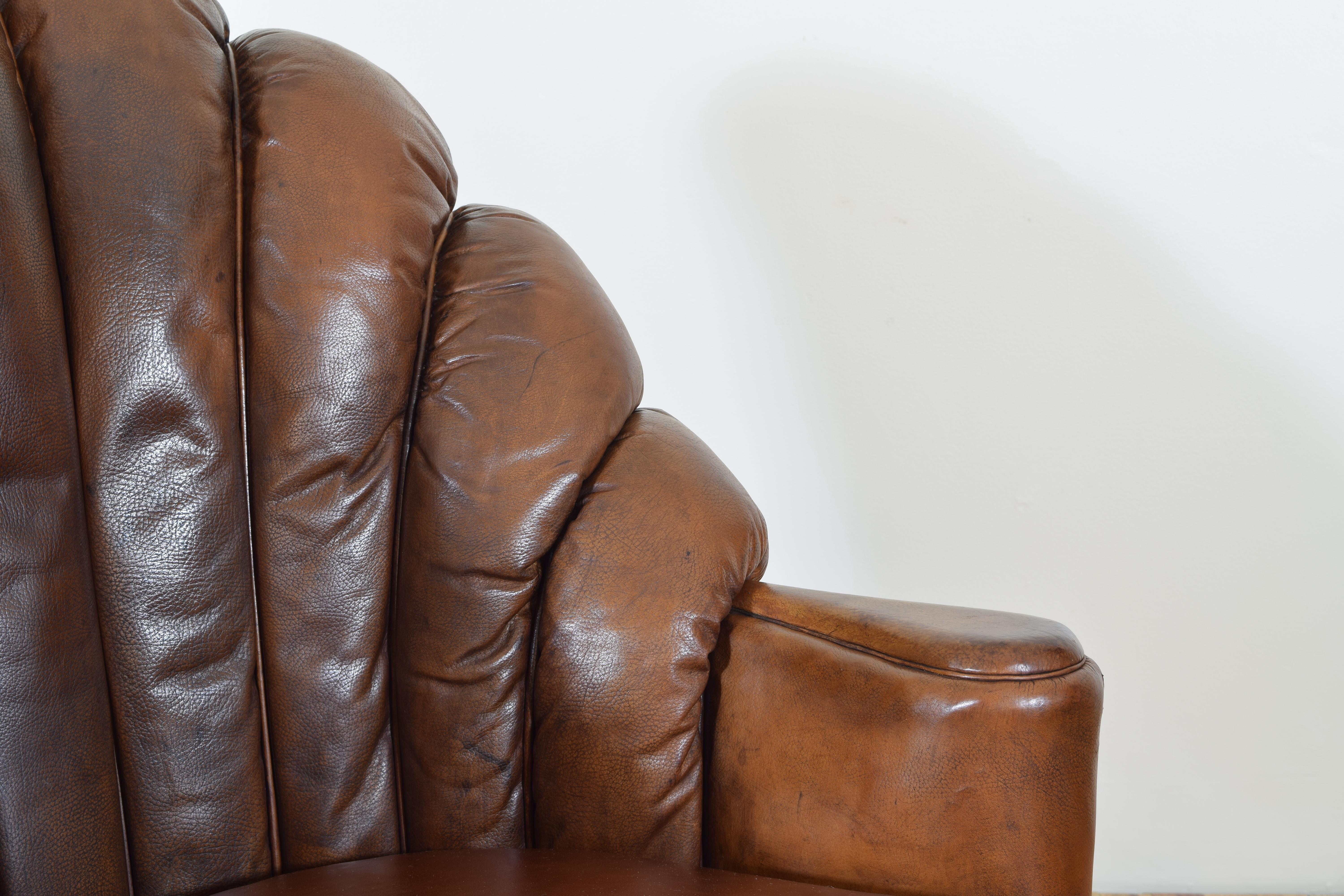 French Art Deco Leather Upholstered Club Chair, Second Quarter of 20th Century 2