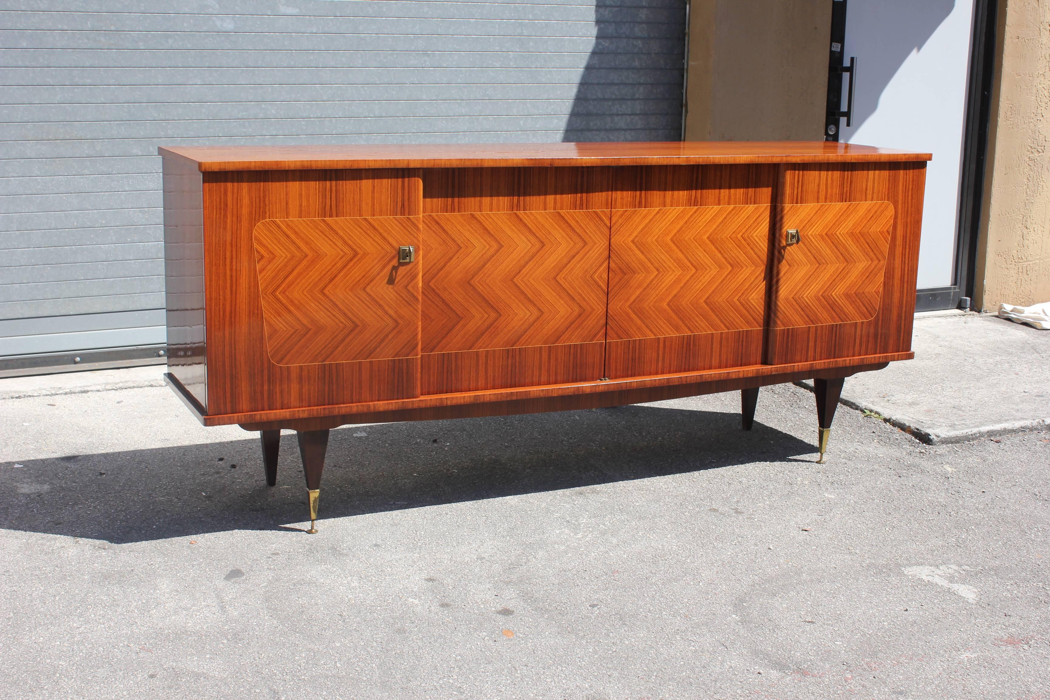 French Art Deco Light Exotic Macassar Ebony'' Zig Zag'' Sideboard / Buffet In Excellent Condition In Hialeah, FL