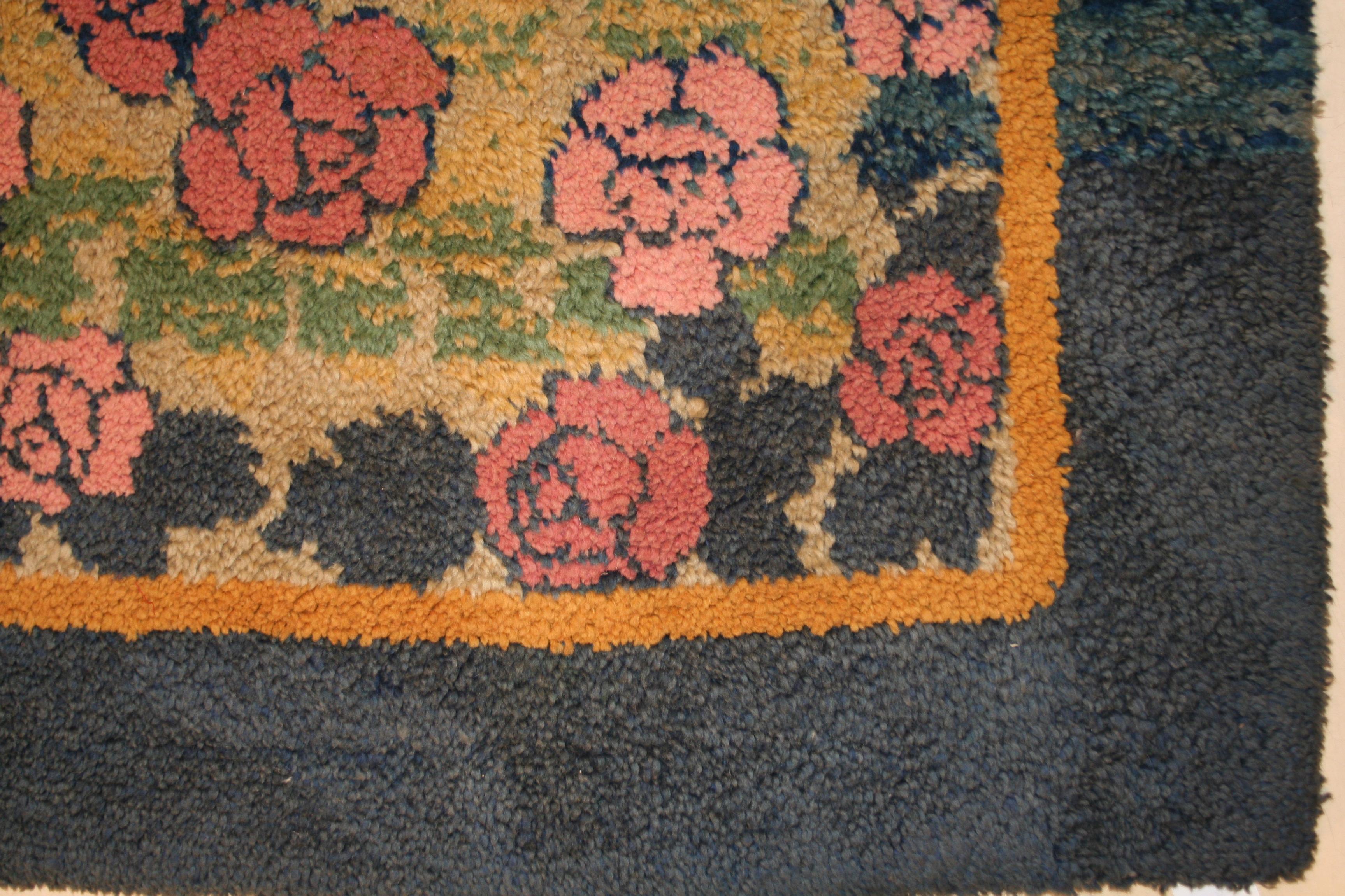 Superbe tapis Art Déco français à fleurs vert clair des années 1930 en vente 2