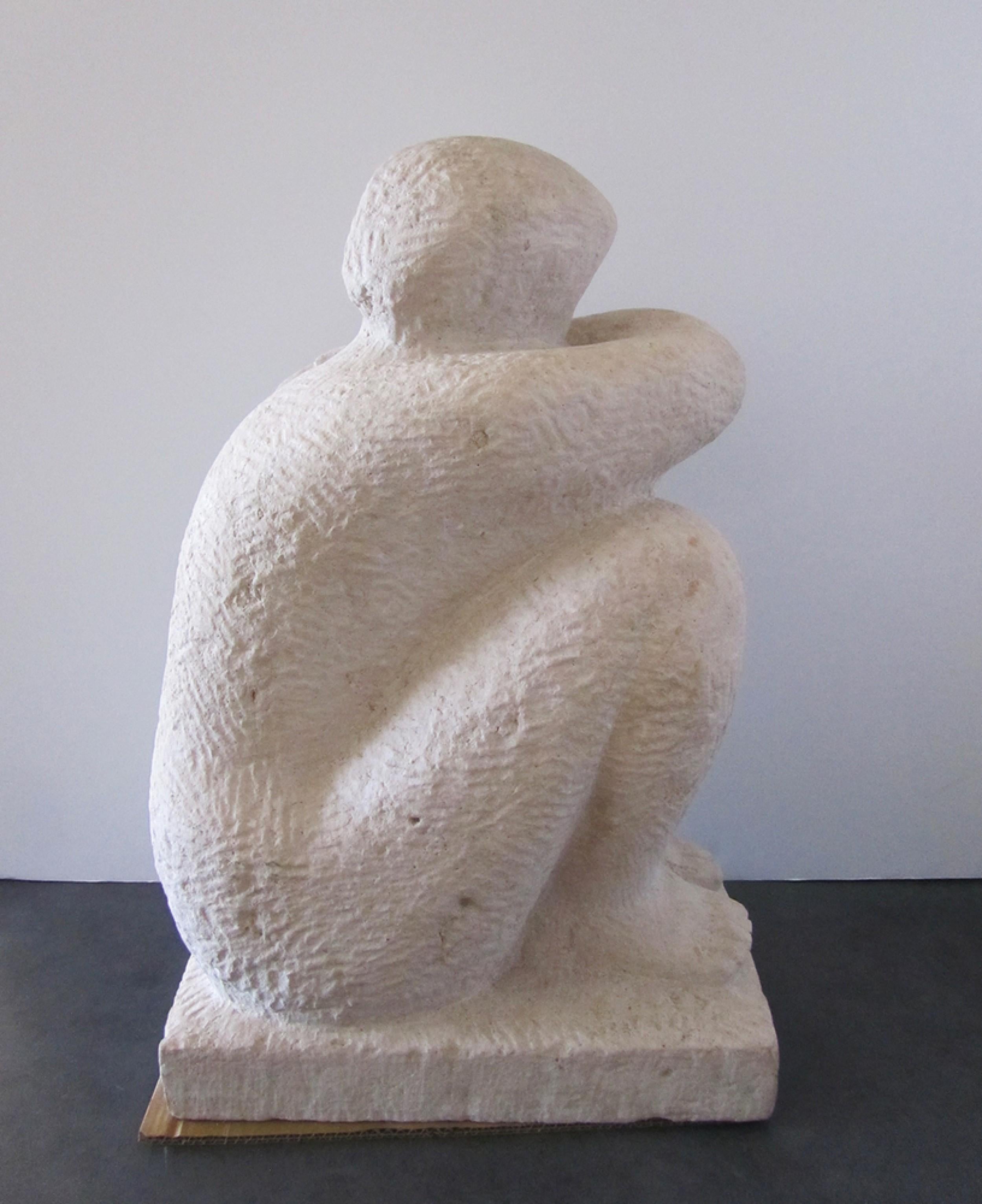 Scultura figurativa in pietra calcarea Art Deco francese, Lucien Gibert In condizioni buone in vendita a Queens, NY