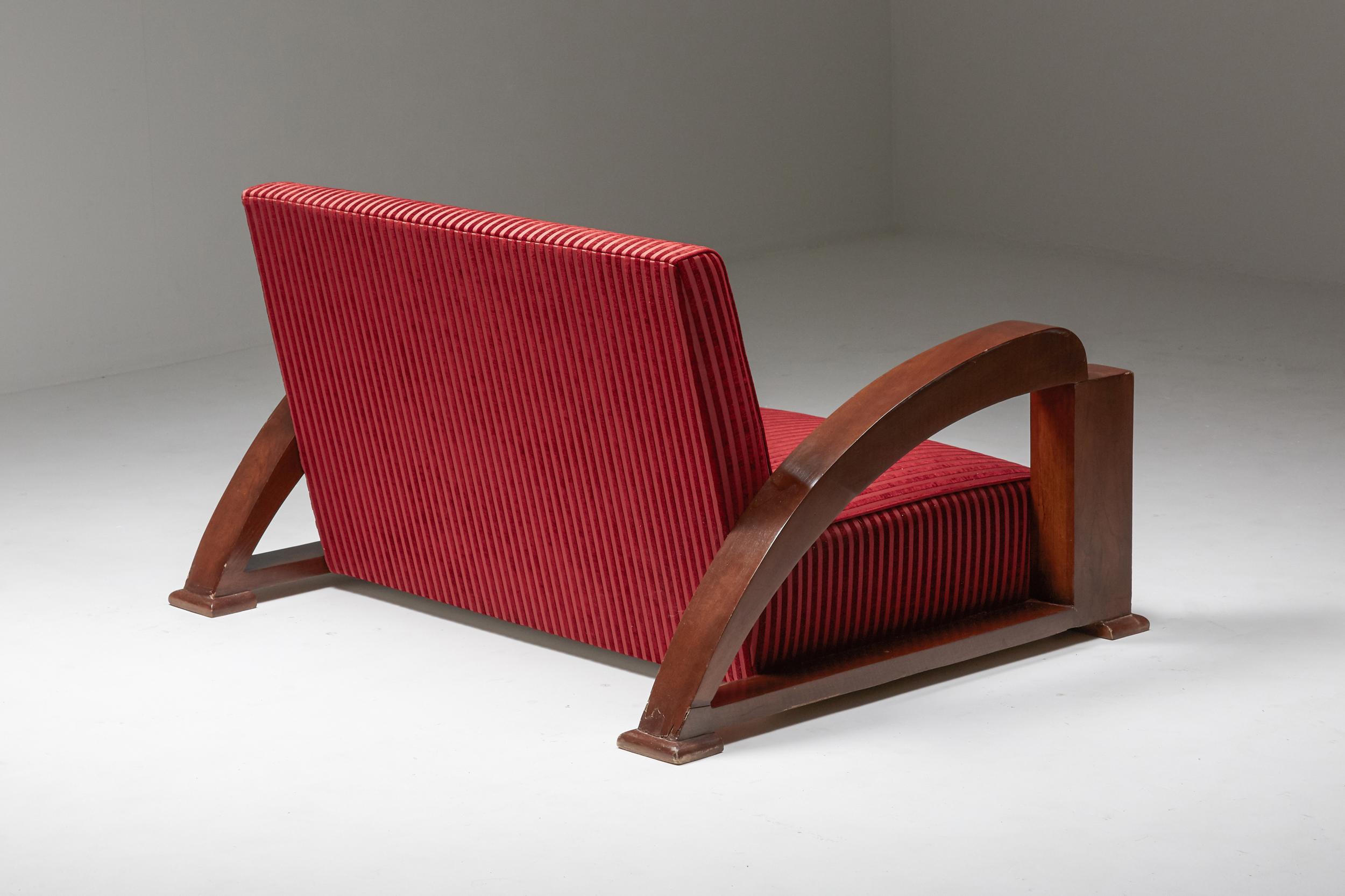 Juego de salón Art Déco francés de terciopelo rojo a rayas y con reposabrazos en forma de swoosh en venta 3