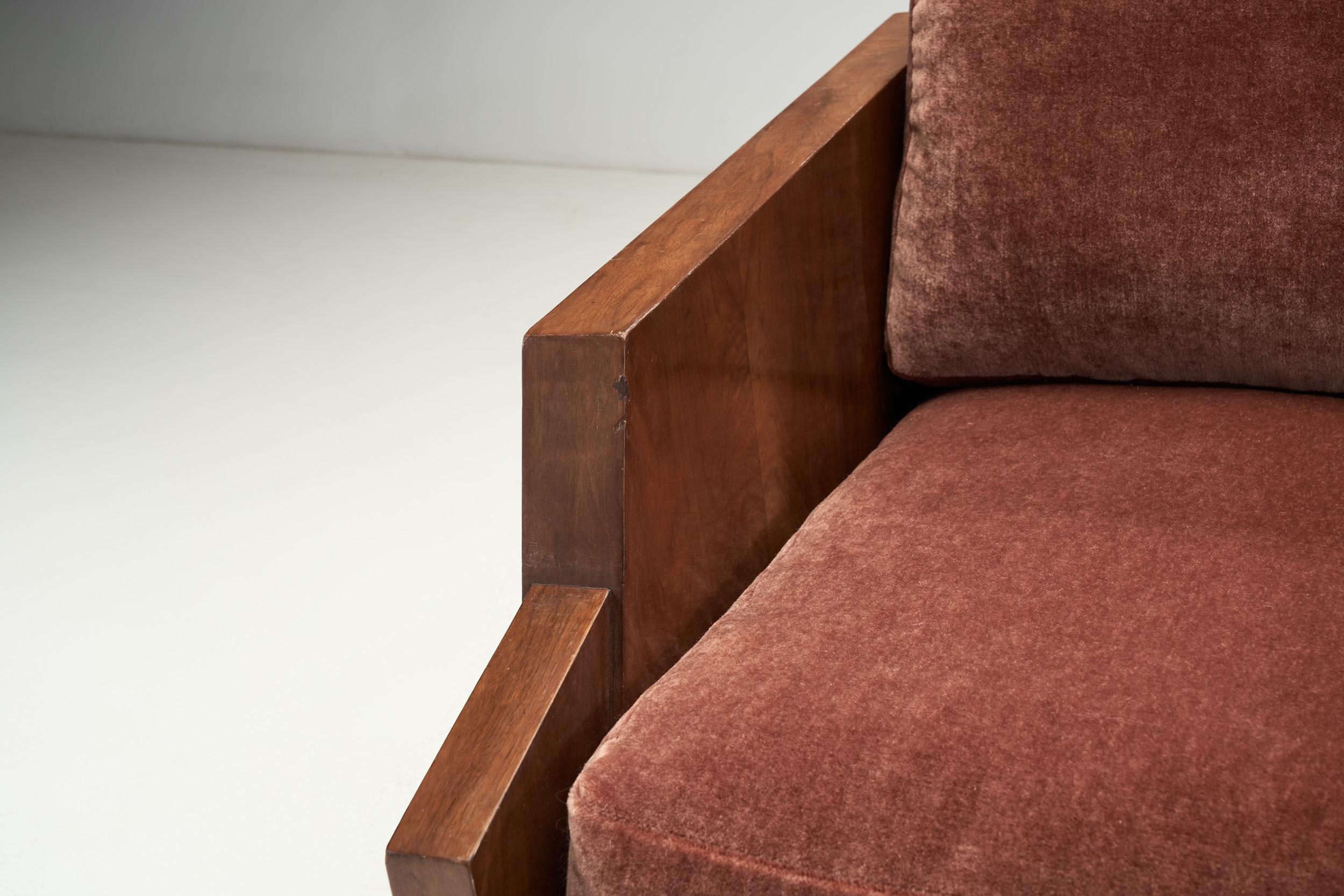 French Art Deco Lounge Chair with Walnut Veneer, France, 1930s 3