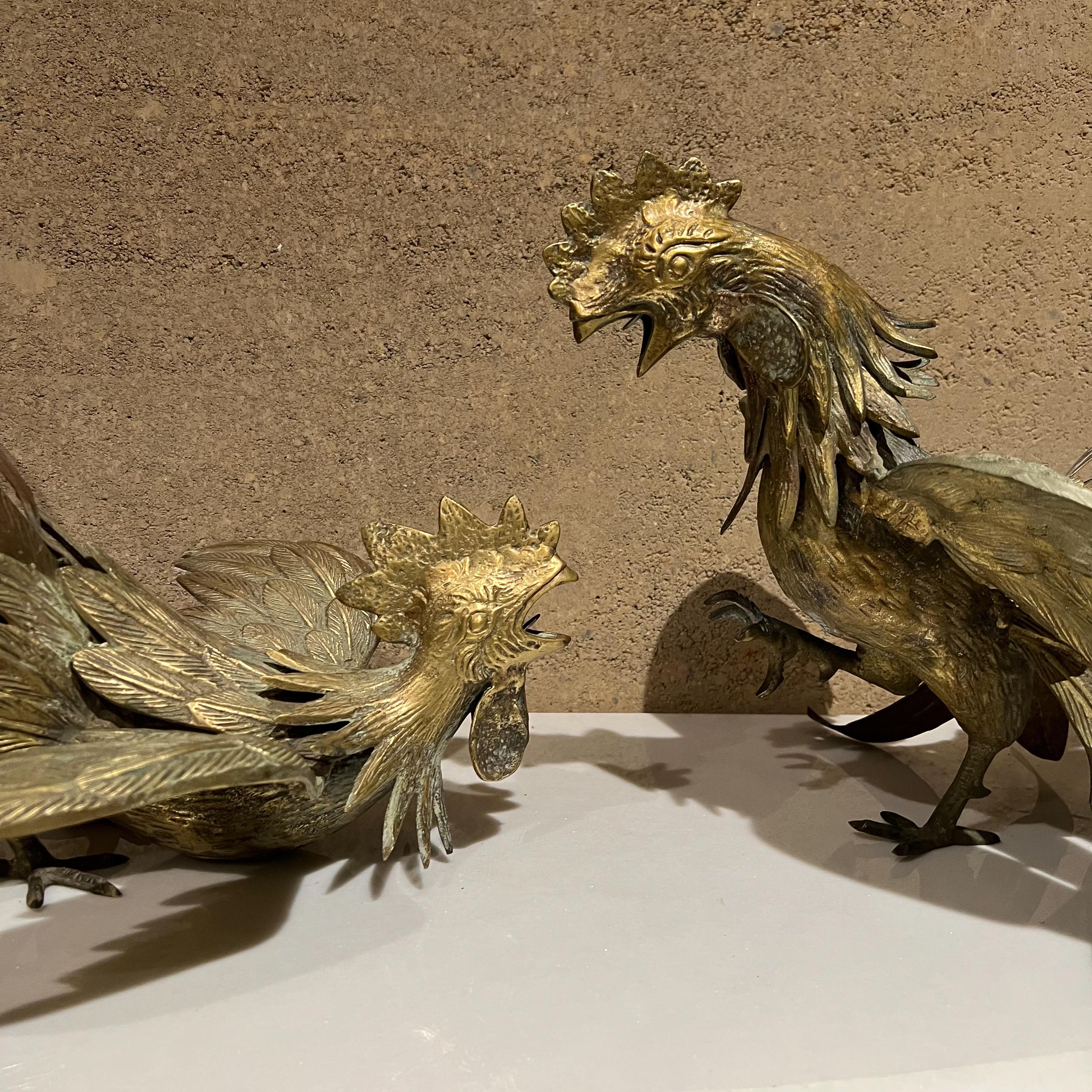 Brass French Art Deco Lovely Expressive Rooster Bronze Table Sculpture Gallos Fighting For Sale