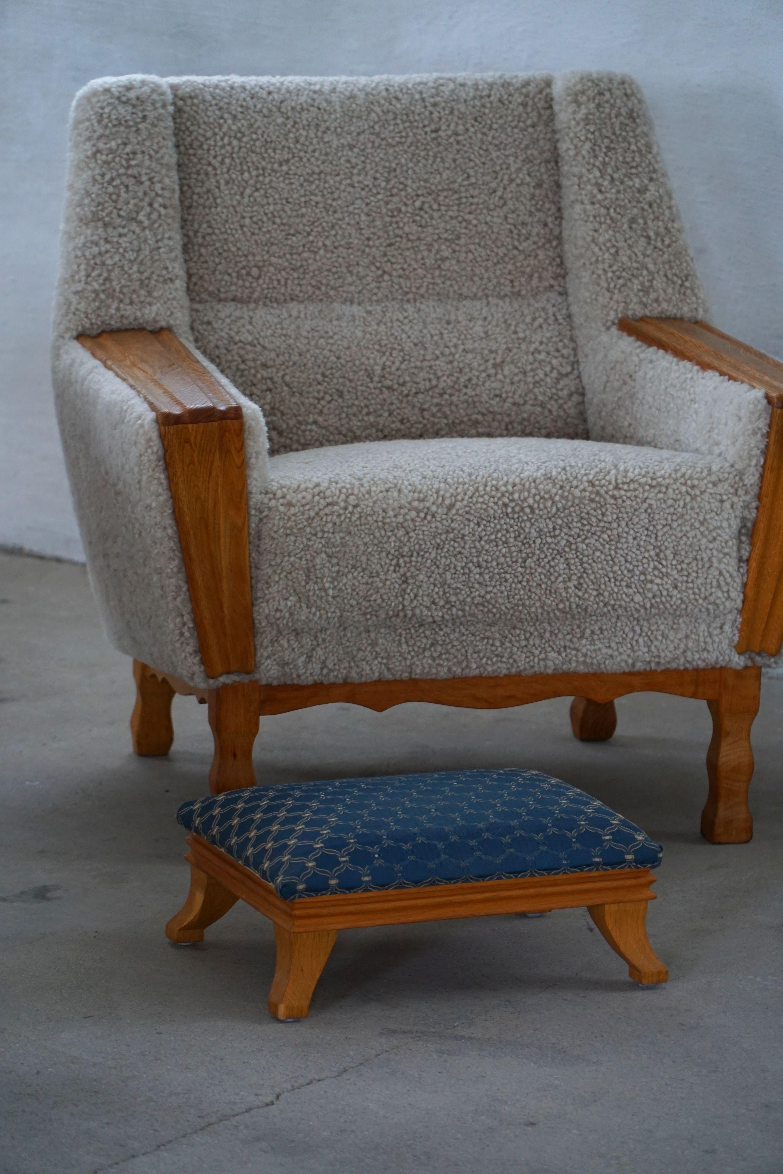 Sgabello francese con piede basso in stile Art Déco con tappezzeria vintage realizzato negli anni '40 in vendita 2