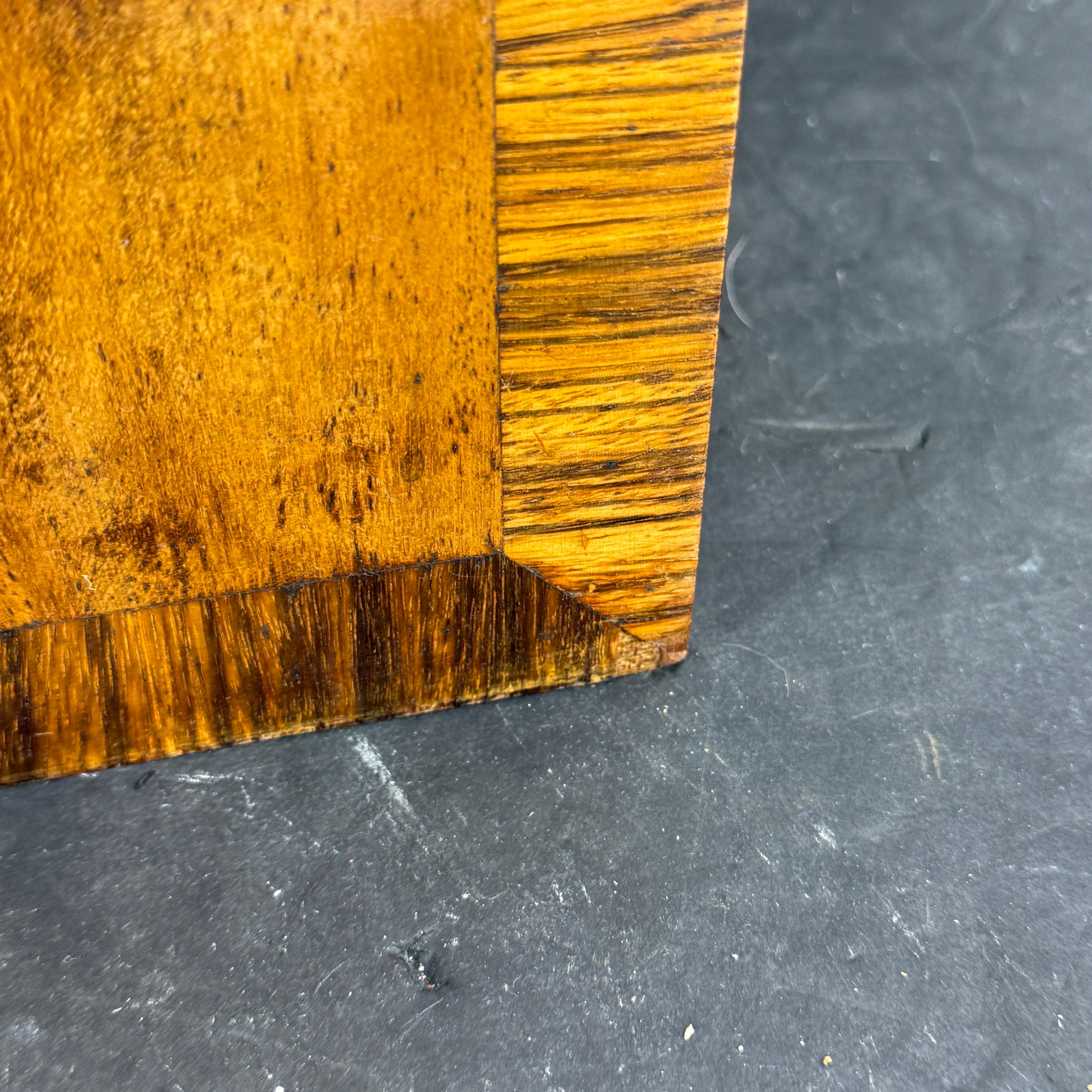 French Art Deco Low Wood Nightstand Side End Table with Marble Top en vente 5