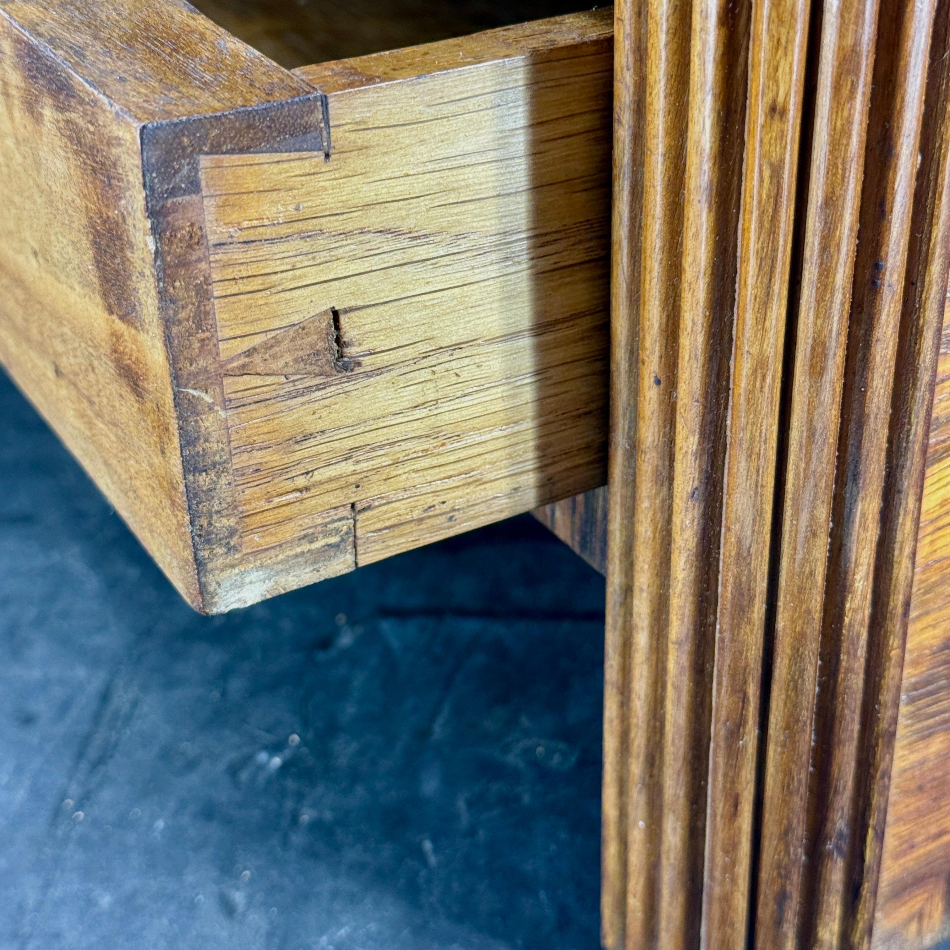 French Art Deco Low Wood Nightstand Side End Table with Marble Top en vente 9