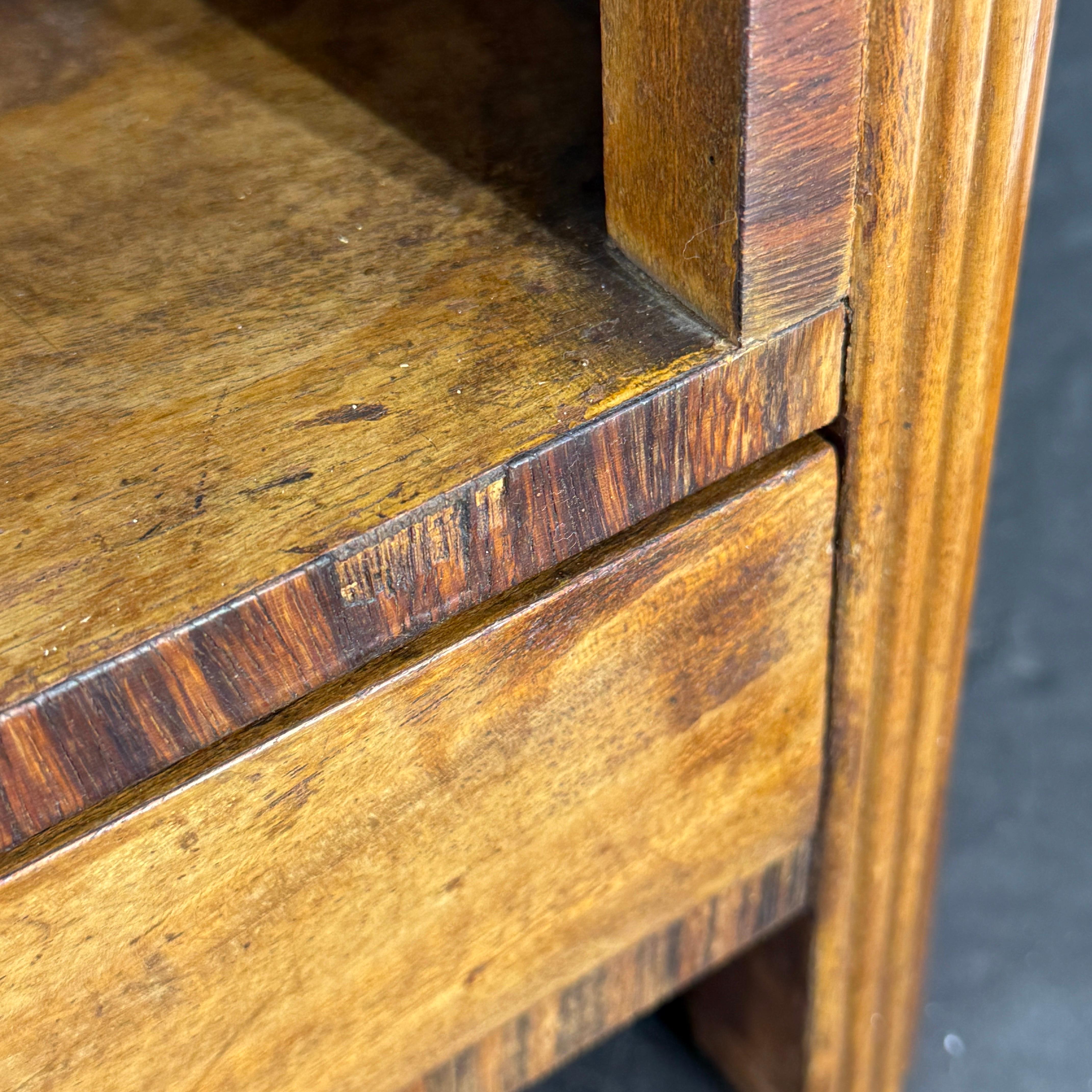 French Art Deco Low Wood Nightstand Side End Table with Marble Top en vente 11