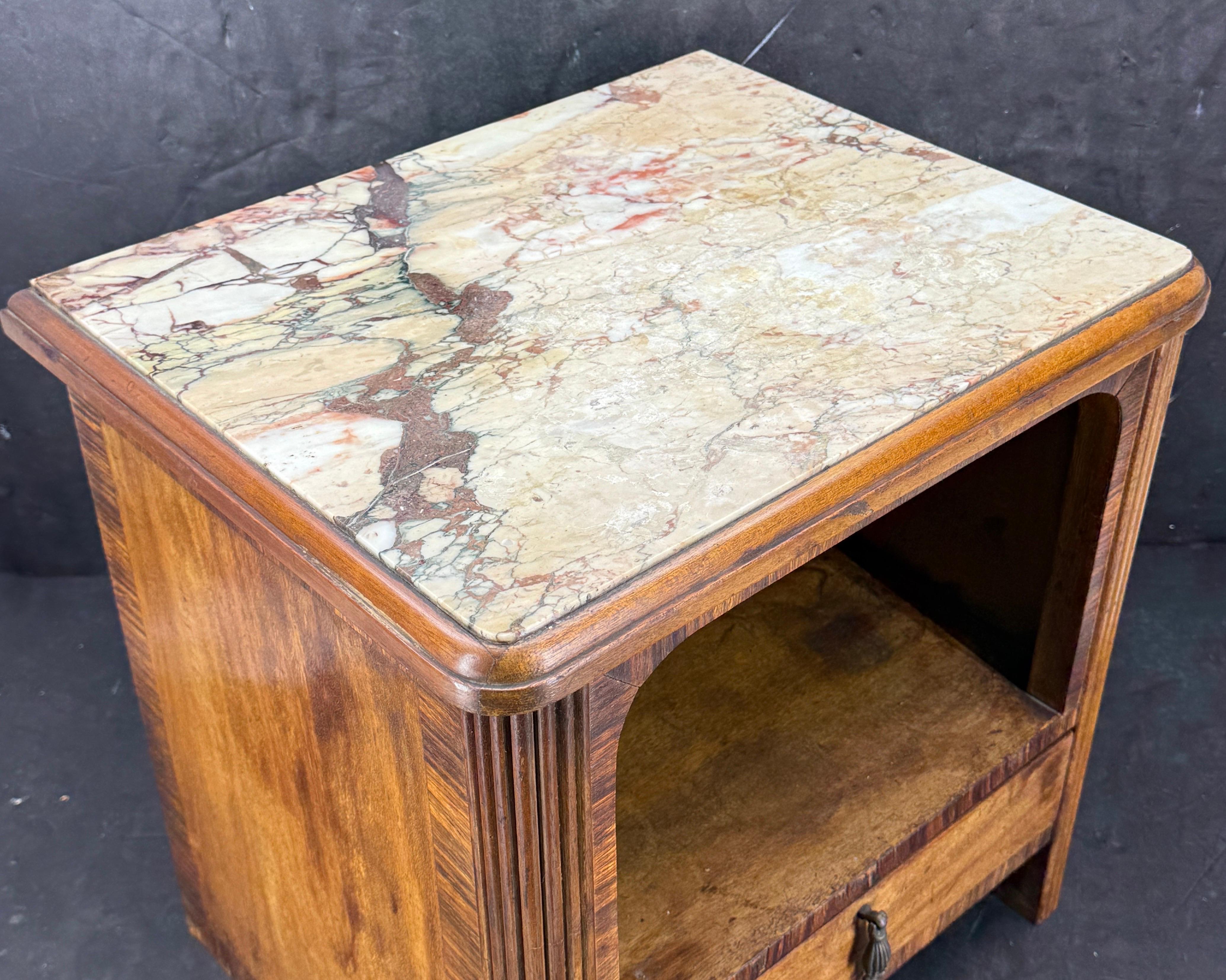 Art déco French Art Deco Low Wood Nightstand Side End Table with Marble Top en vente