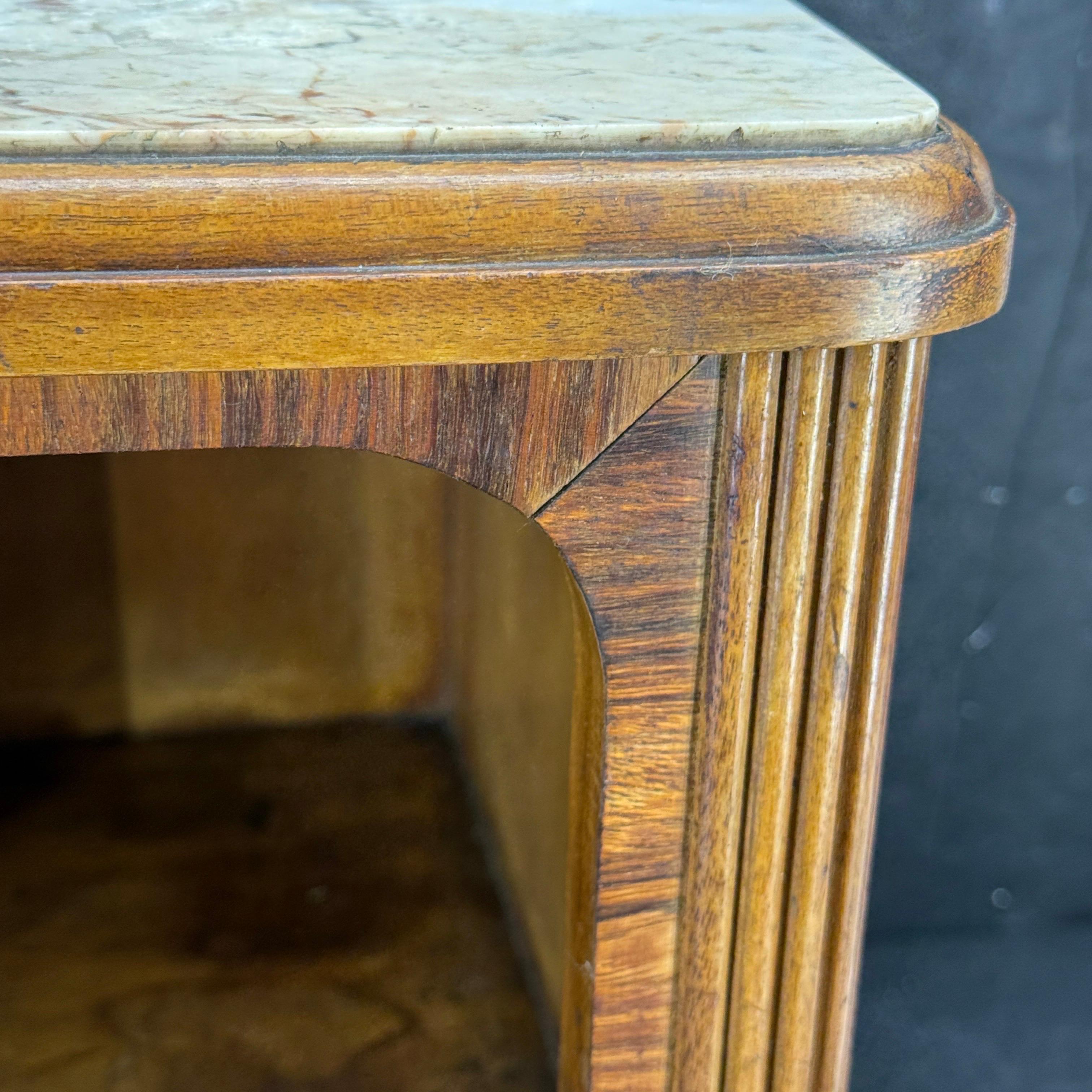 Français French Art Deco Low Wood Nightstand Side End Table with Marble Top en vente