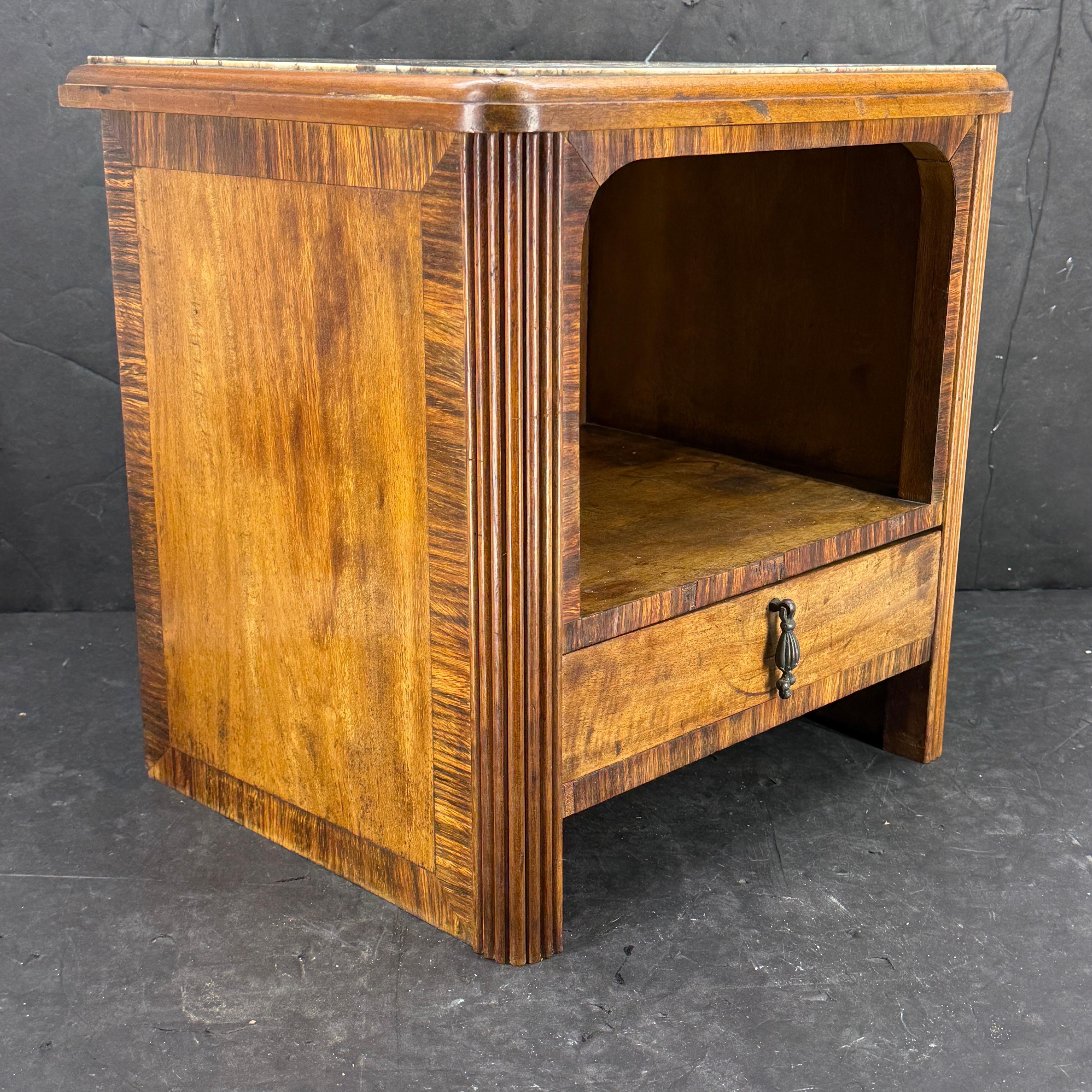 Fait main French Art Deco Low Wood Nightstand Side End Table with Marble Top en vente