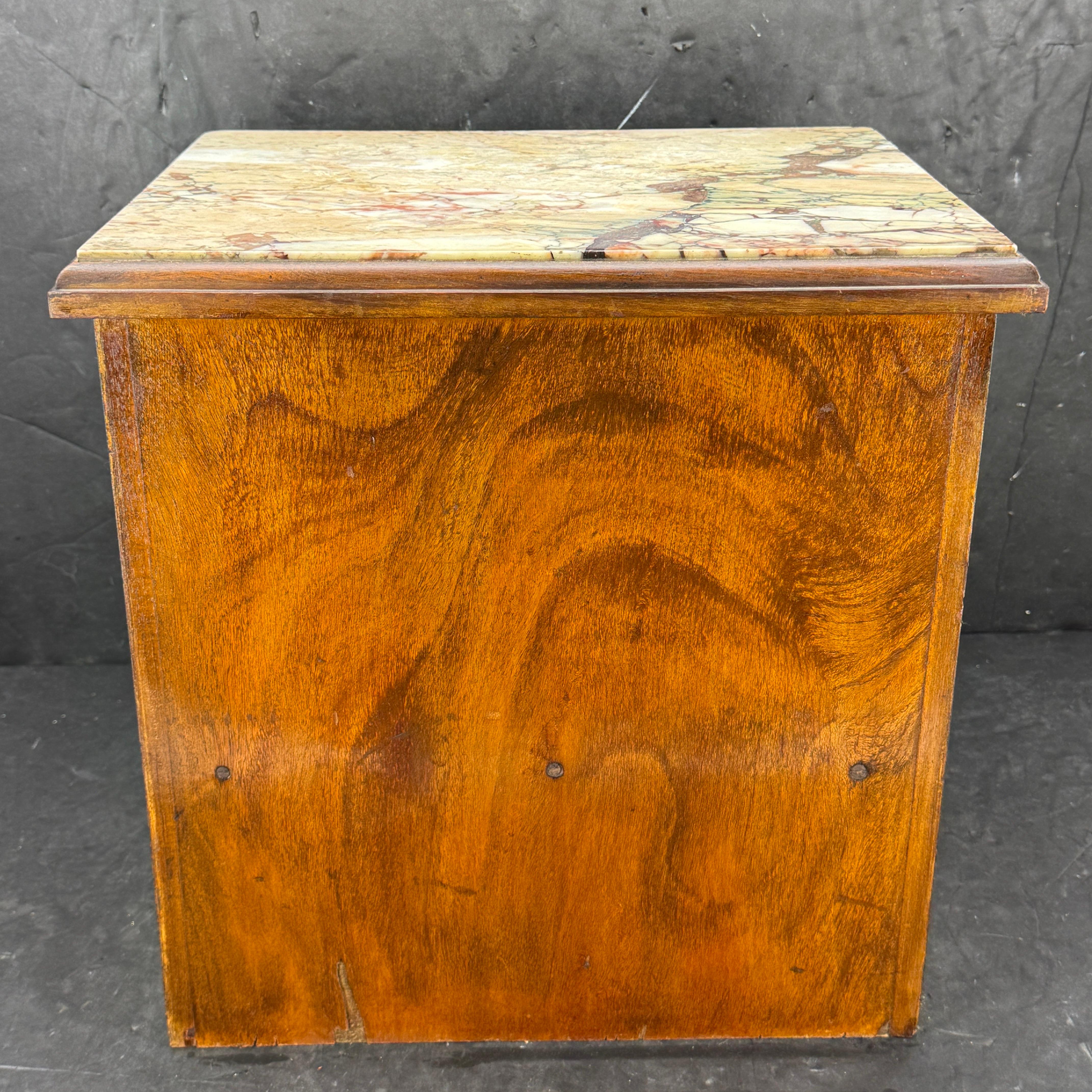 Marbre French Art Deco Low Wood Nightstand Side End Table with Marble Top en vente