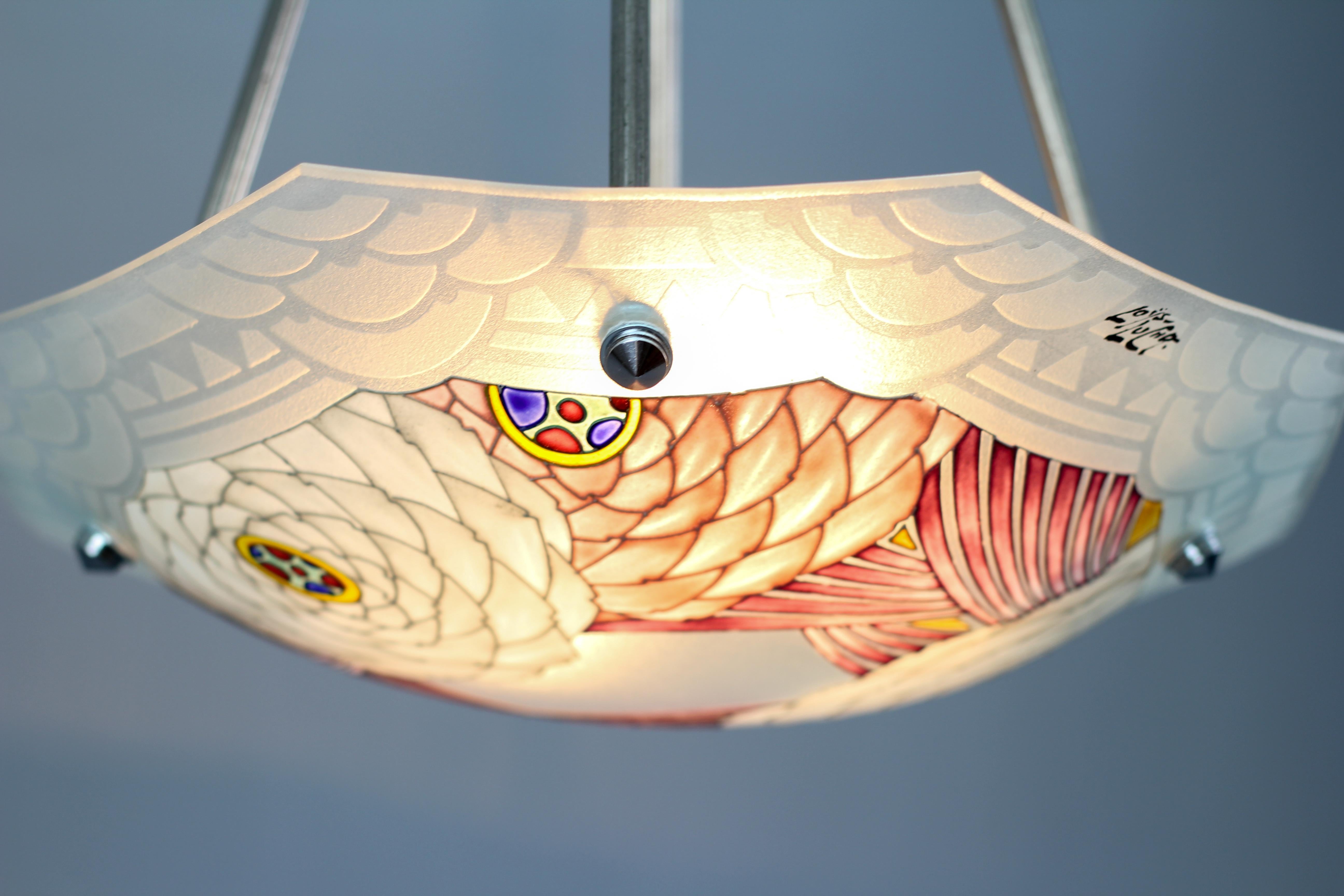 Français Lampe à suspension à deux lumières en verre émaillé à motifs floraux Art Déco français, signée Loys Lucha en vente