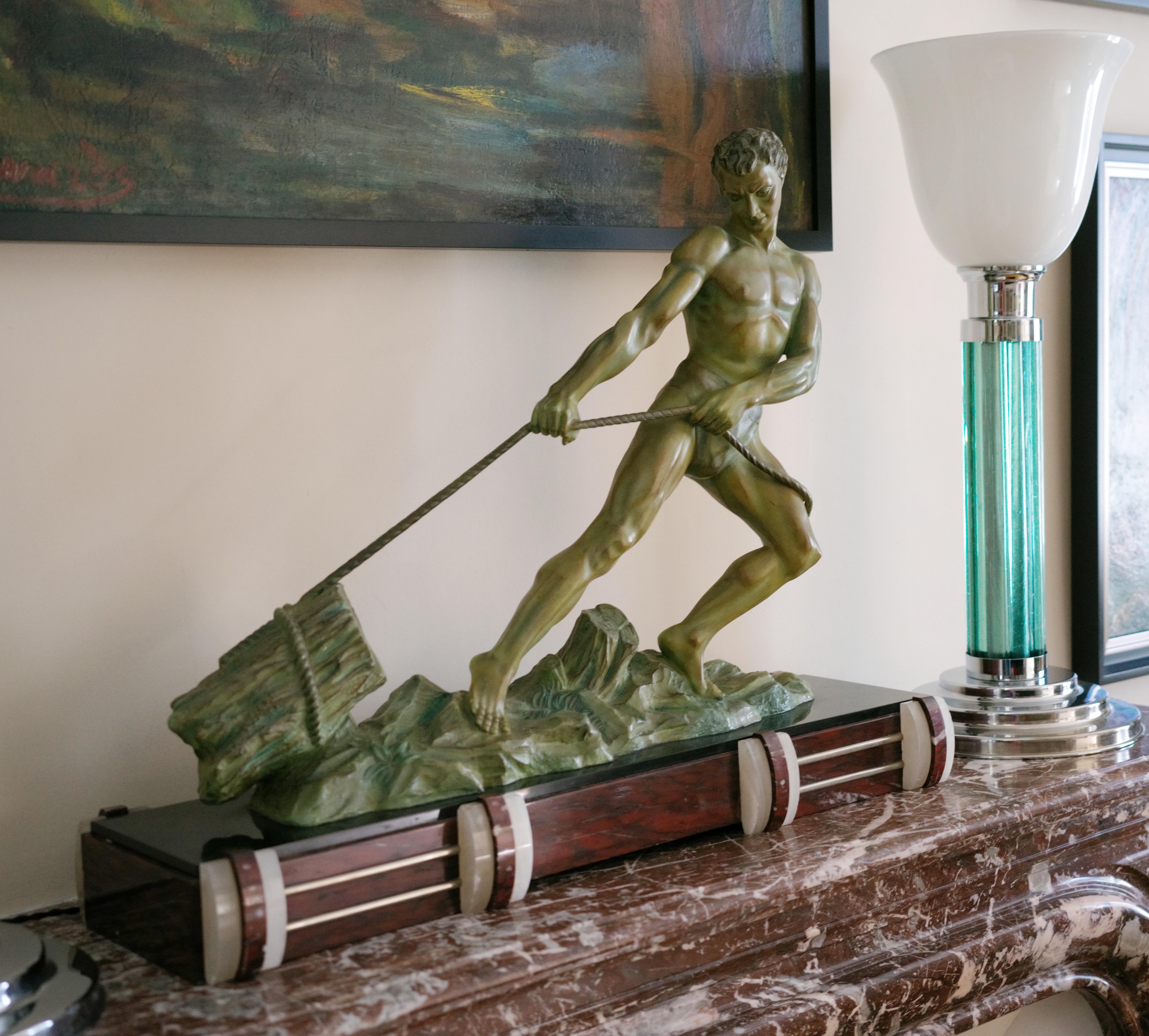 French Art Deco Lumberjack Sculpture, 1920 principios del siglo XX en venta