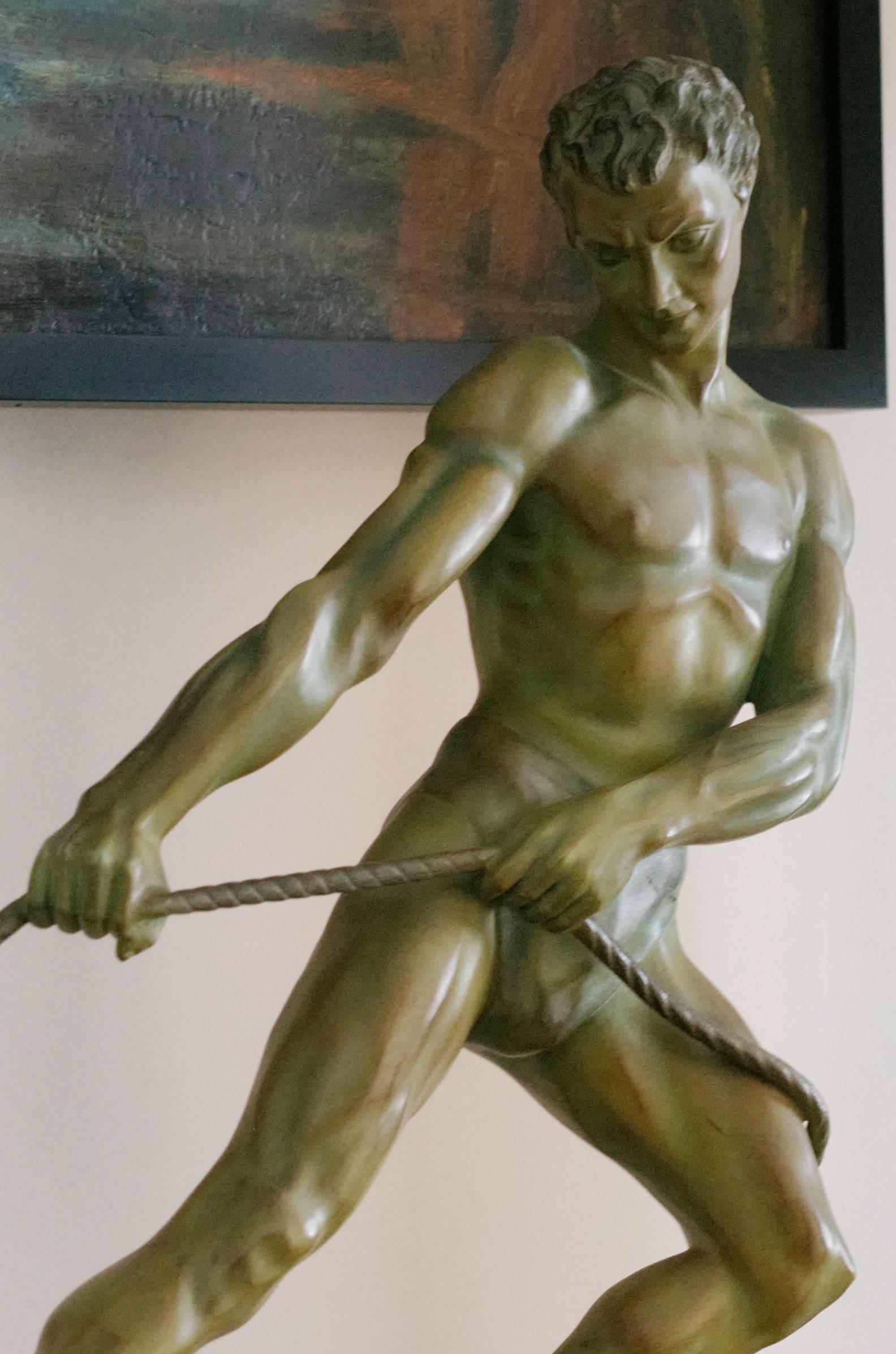 French Art Deco Lumberjack Sculpture, 1920 Ónix en venta