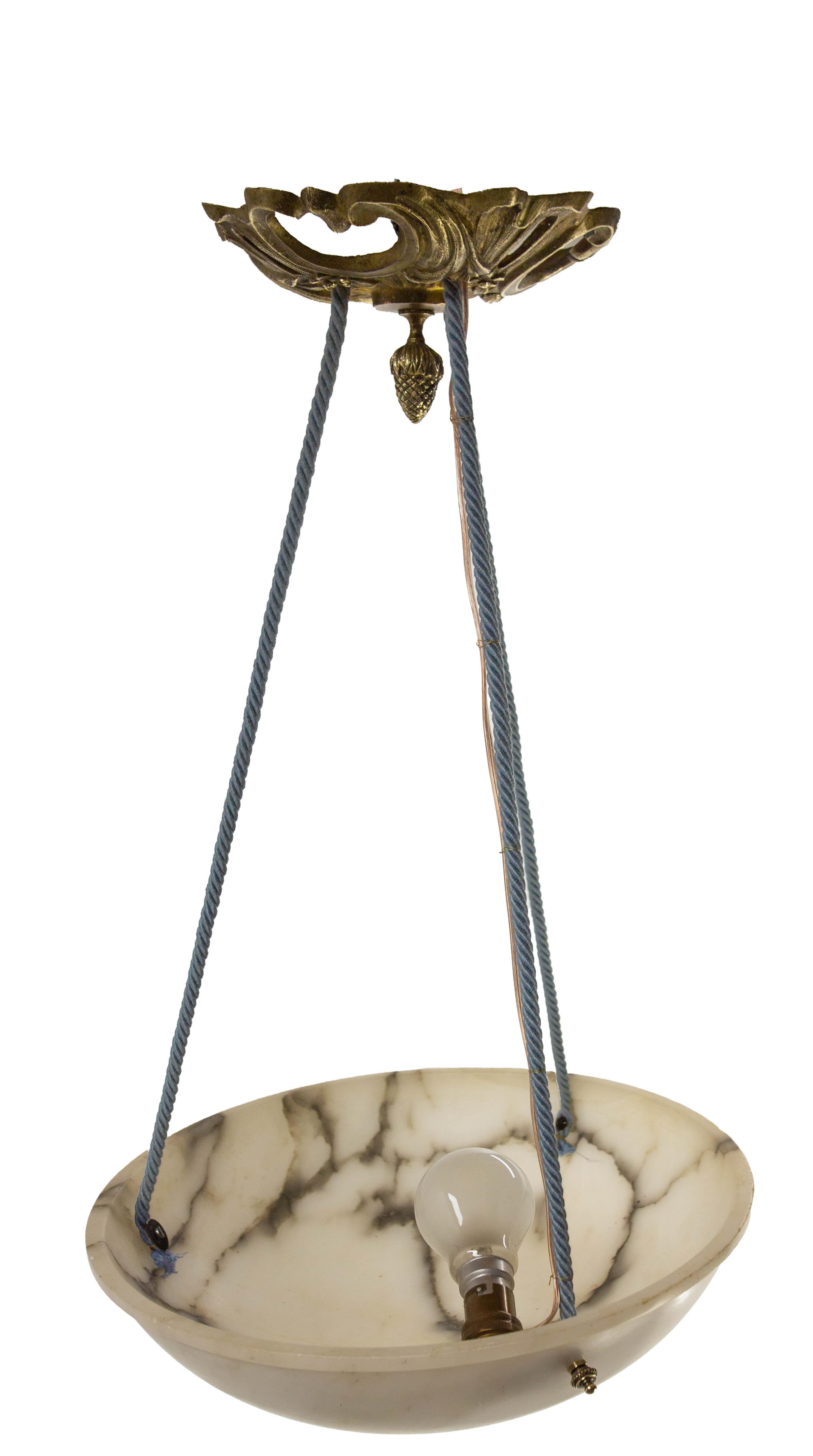 Französischer Art-Déco-Lüster aus Alabaster, um 19000 im Angebot 1