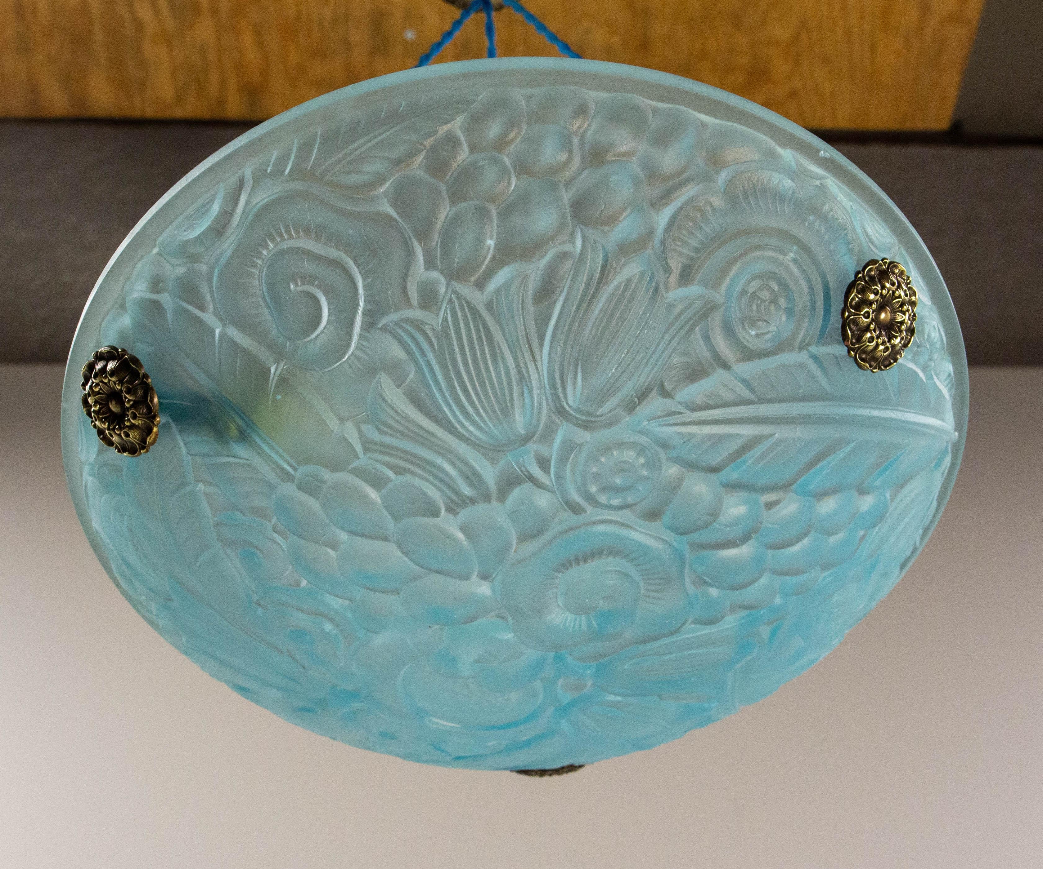 Lampadario a sospensione da soffitto francese in vetro blu Lustre Art Glass, 1930 circa In condizioni buone in vendita a Labrit, Landes