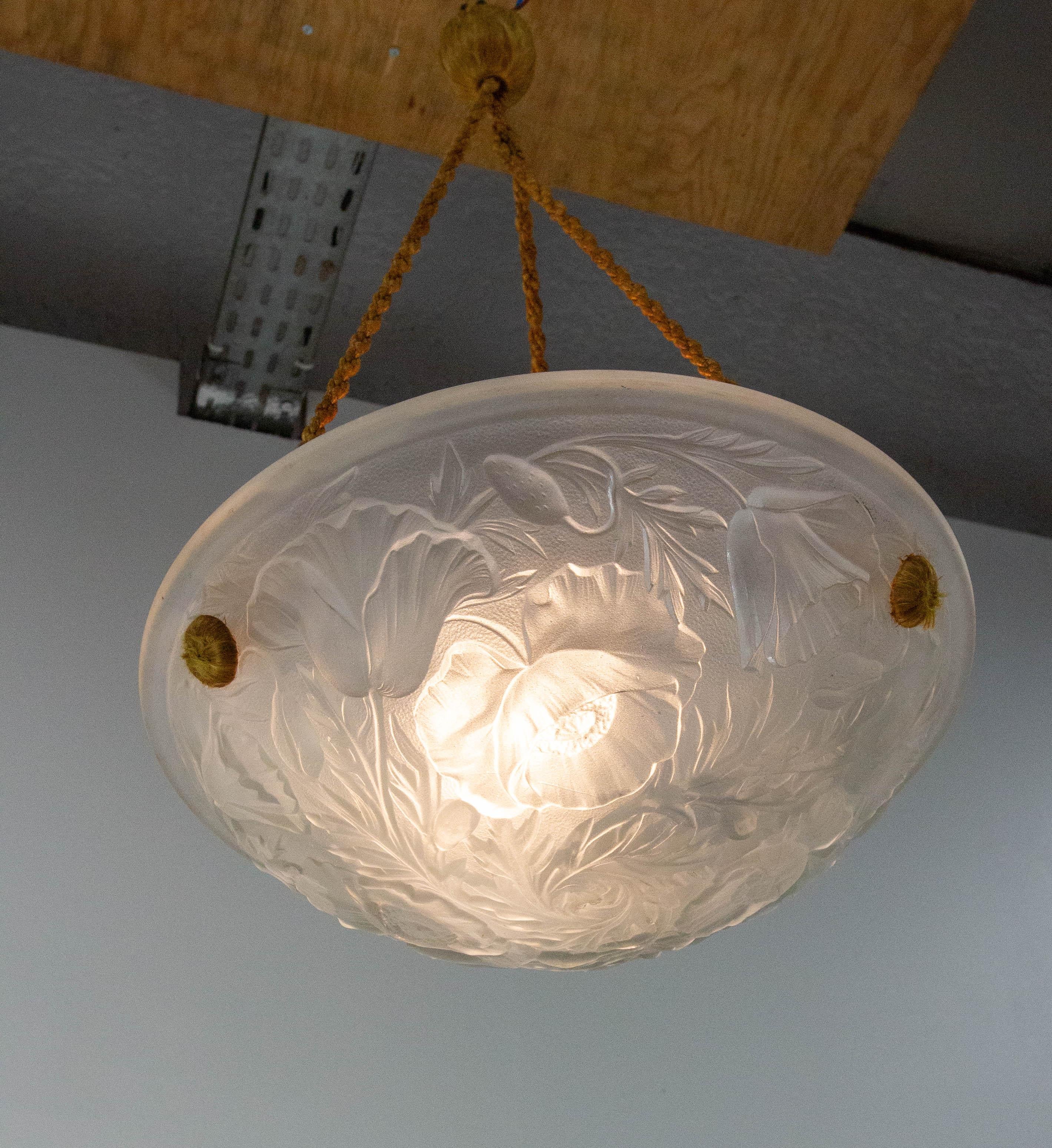 Art Déco Lampadario a sospensione da soffitto francese in vetro Lustre Art Glass, 1930 circa in vendita