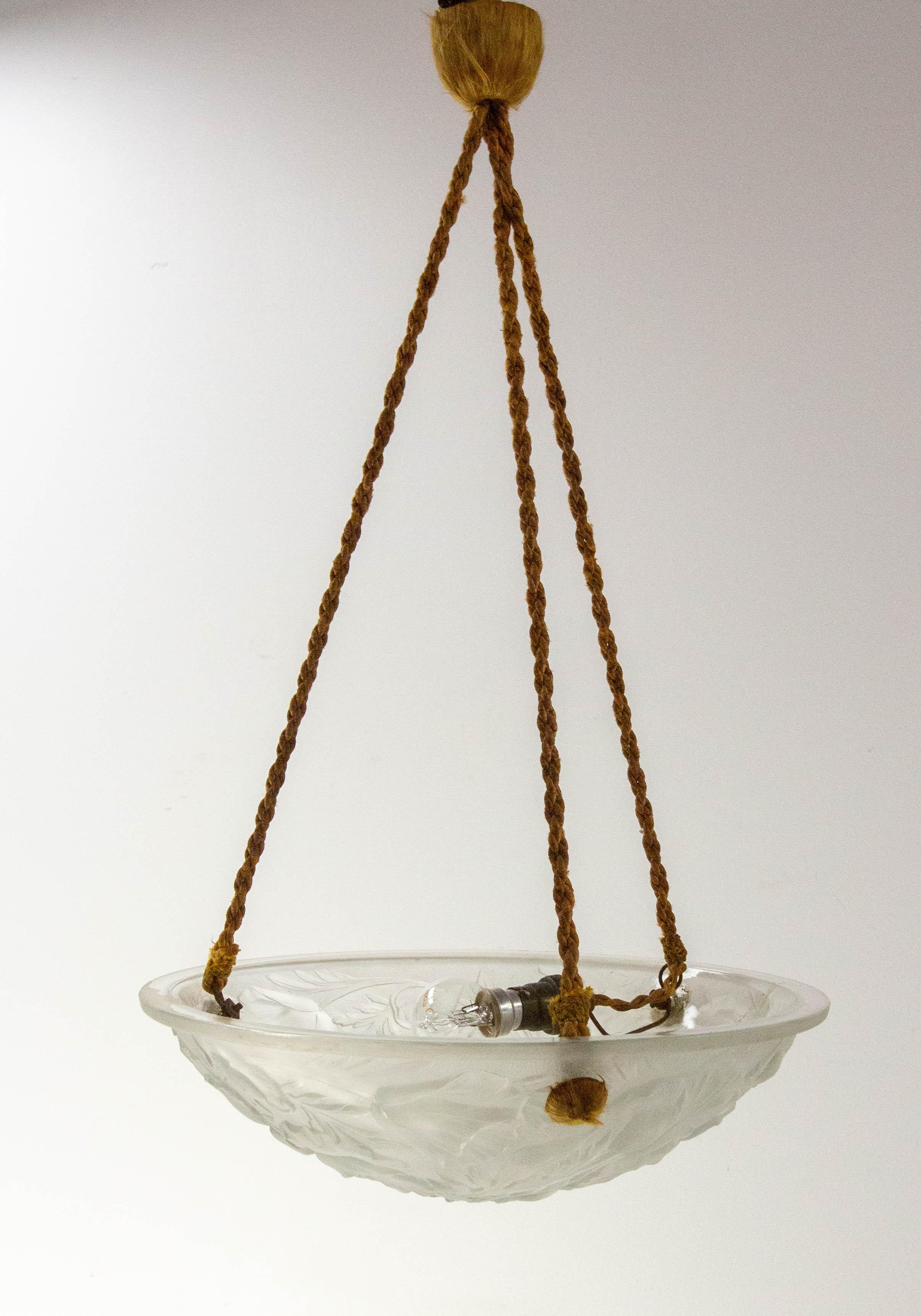 Francese Lampadario a sospensione da soffitto francese in vetro Lustre Art Glass, 1930 circa in vendita