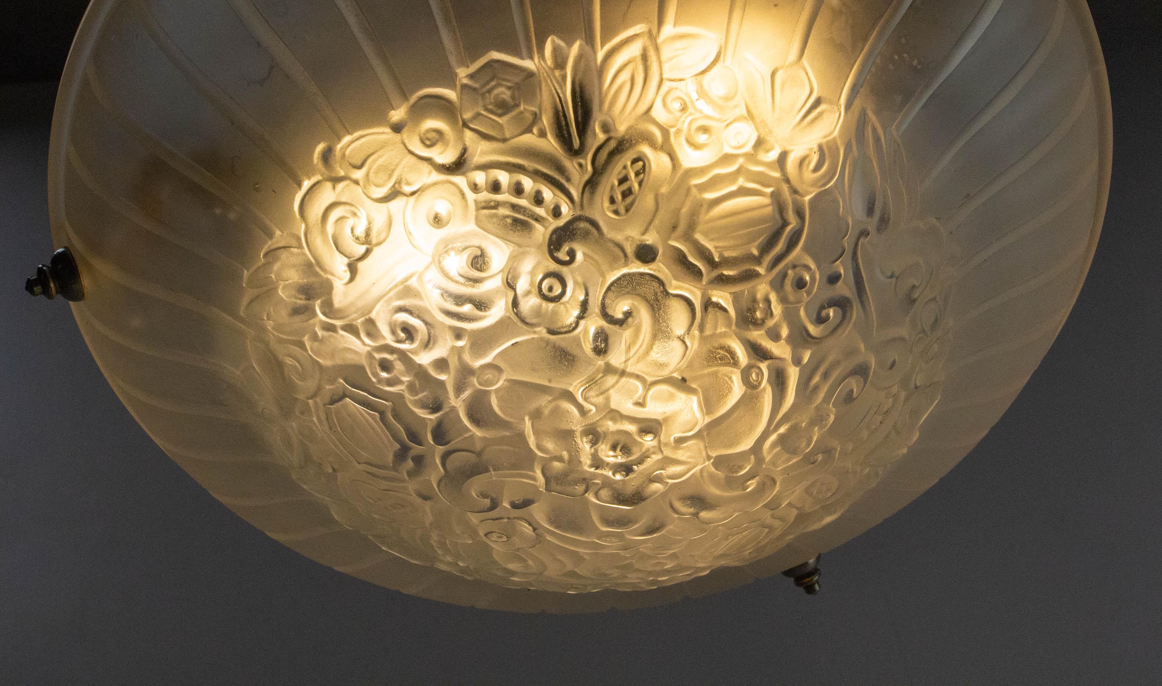 Francese Lampadario a sospensione da soffitto in vetro Lustre Art Glass francese, 1925 circa in vendita