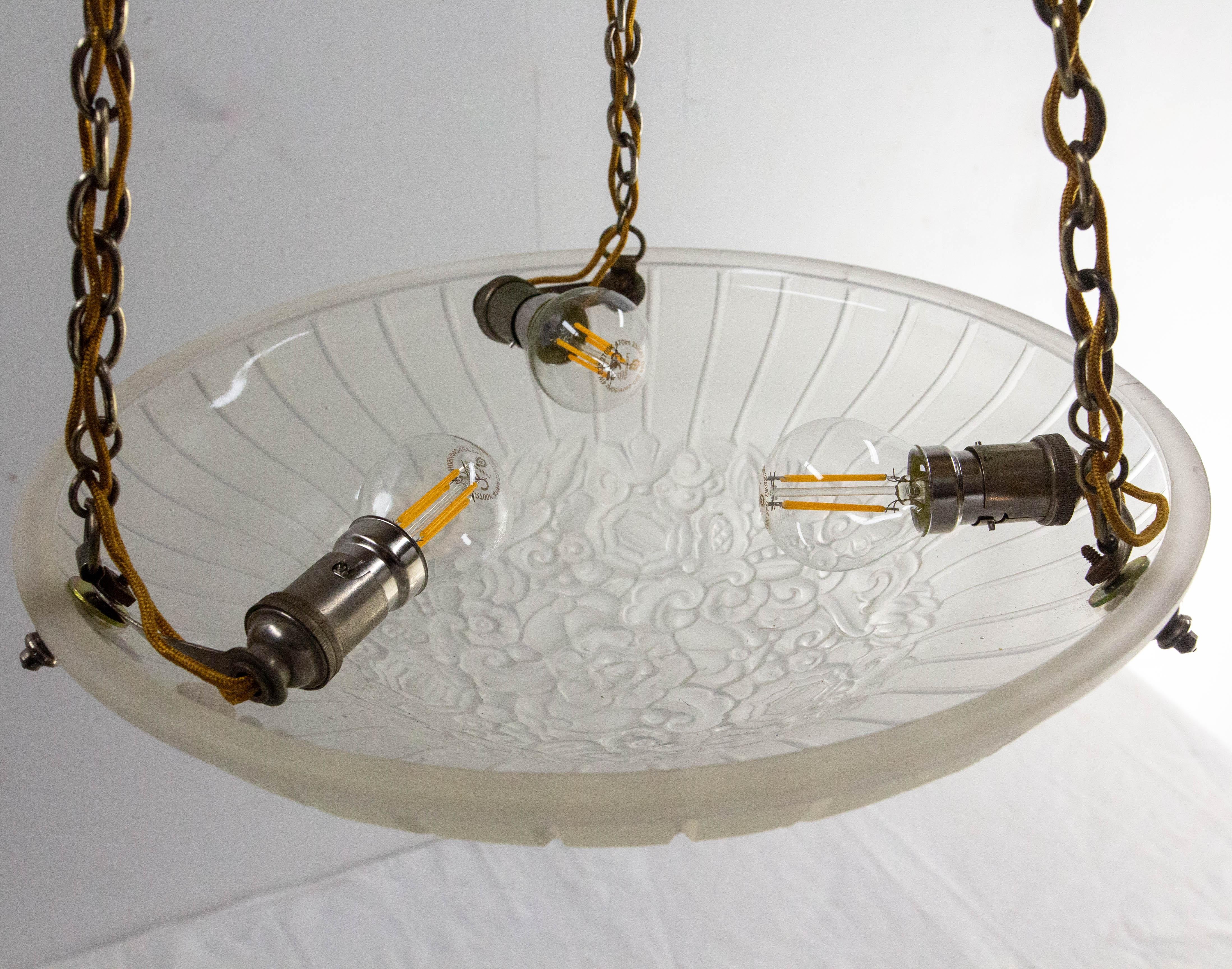 Lampadario a sospensione da soffitto in vetro Lustre Art Glass francese, 1925 circa In condizioni buone in vendita a Labrit, Landes