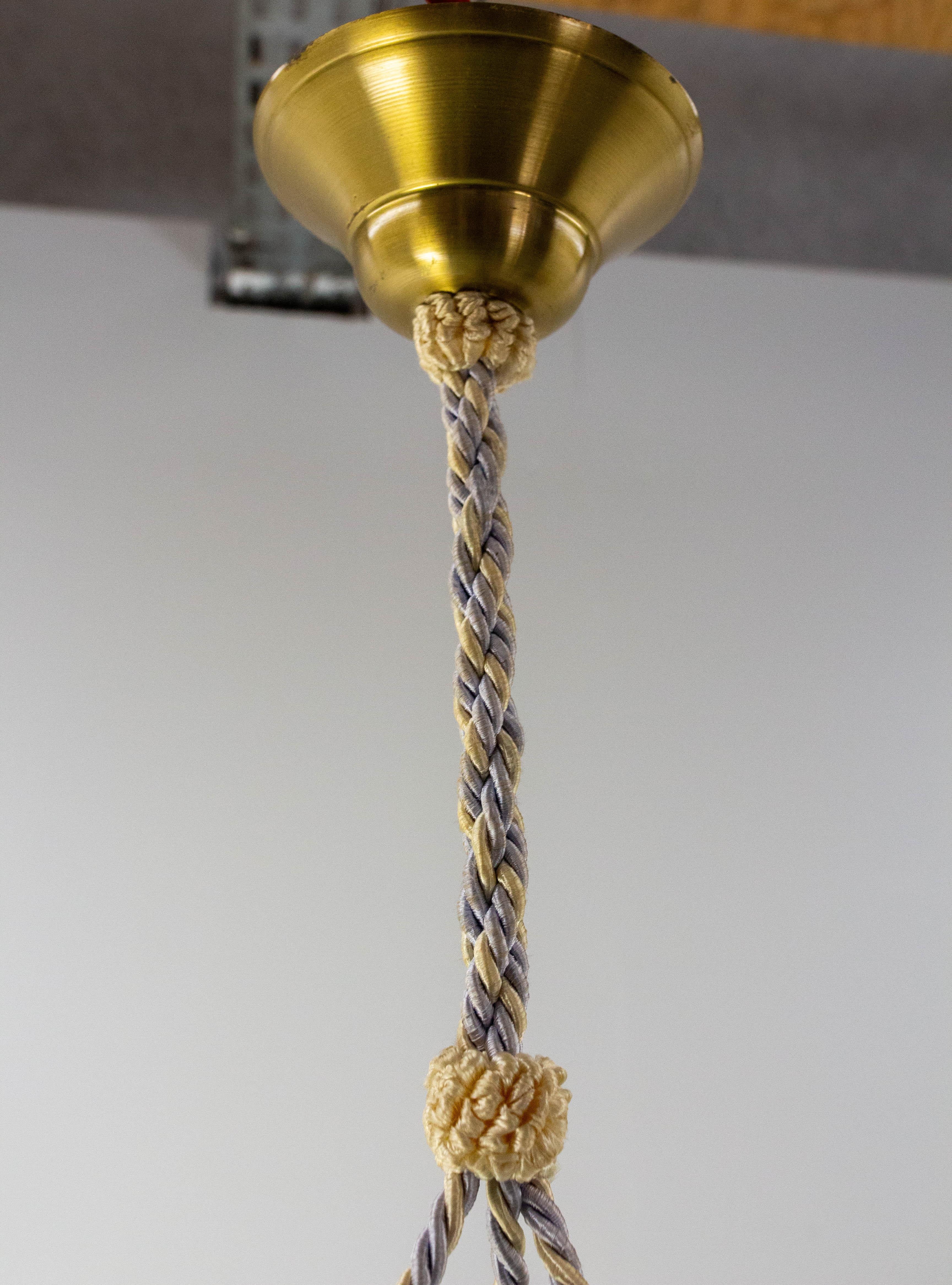 Lampadario a sospensione da soffitto in vetro art déco francese firmato Loys Lucha c. 1930 in vendita 6