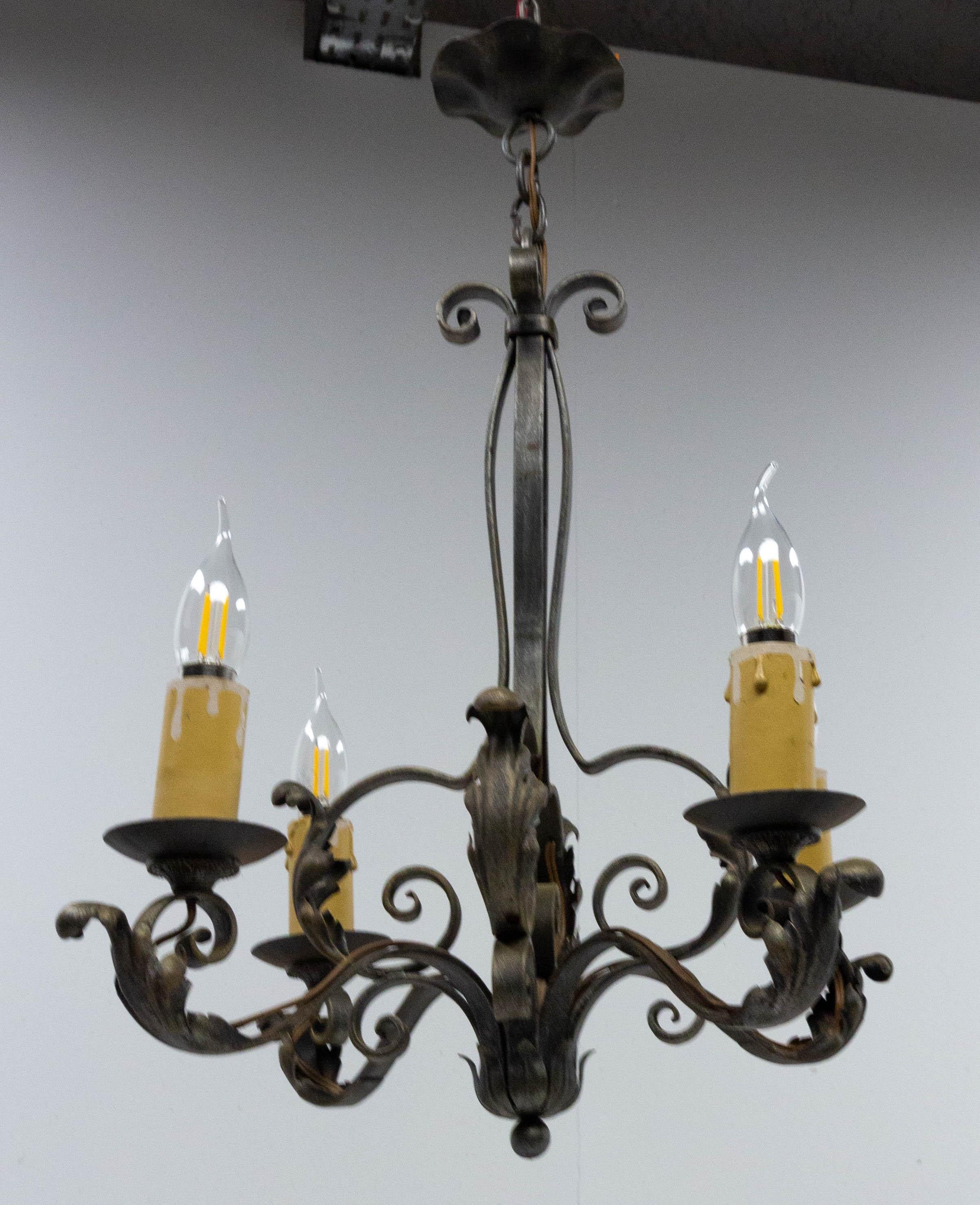 French Art Deco Lustre Wrought Iron Acanthus Leaves Chandelier, c. 1930 In Good Condition In Labrit, Landes