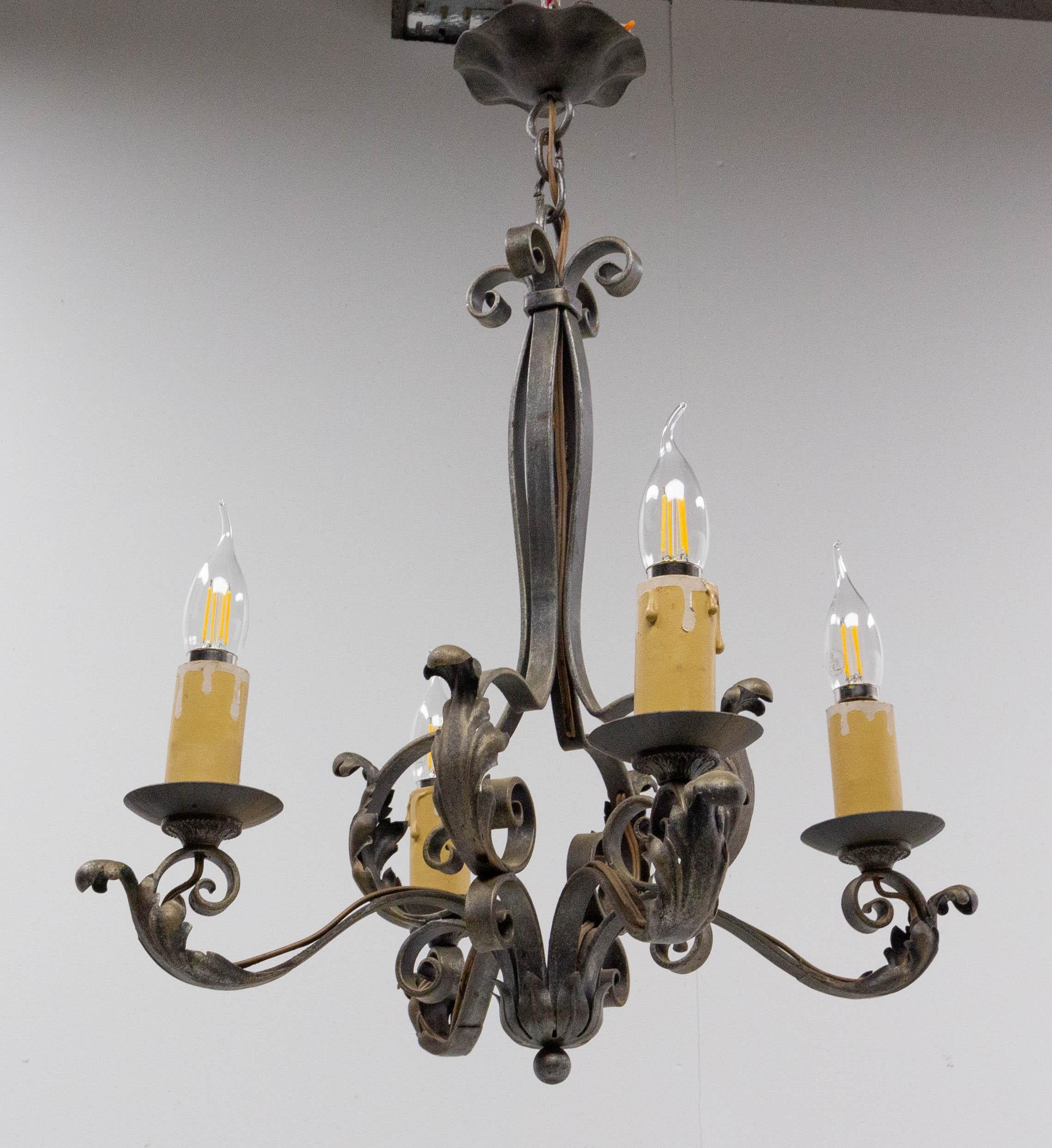 French Art Deco Lustre Wrought Iron Acanthus Leaves Chandelier, c. 1930 2