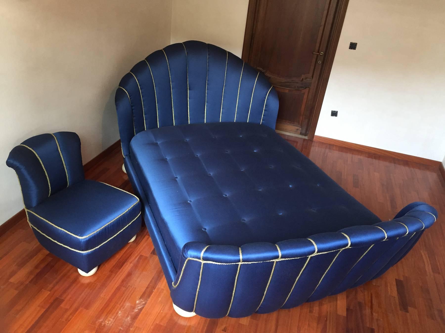 French Art Deco Blue Luxury Bed, 1930 In Good Condition In Traversetolo, IT