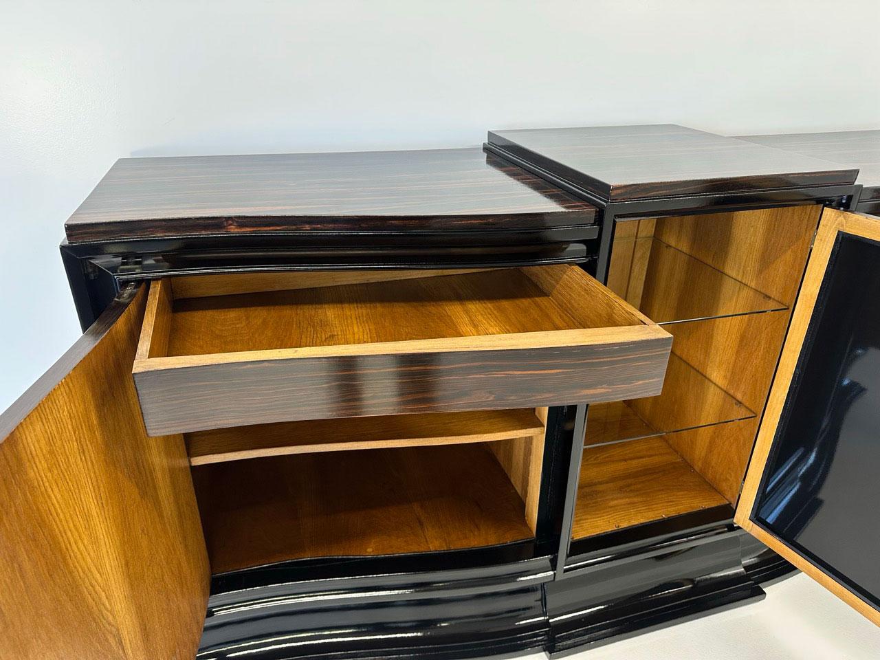Credenza Art Deco francese in macassar e lacca nera, anni '30 in vendita 8