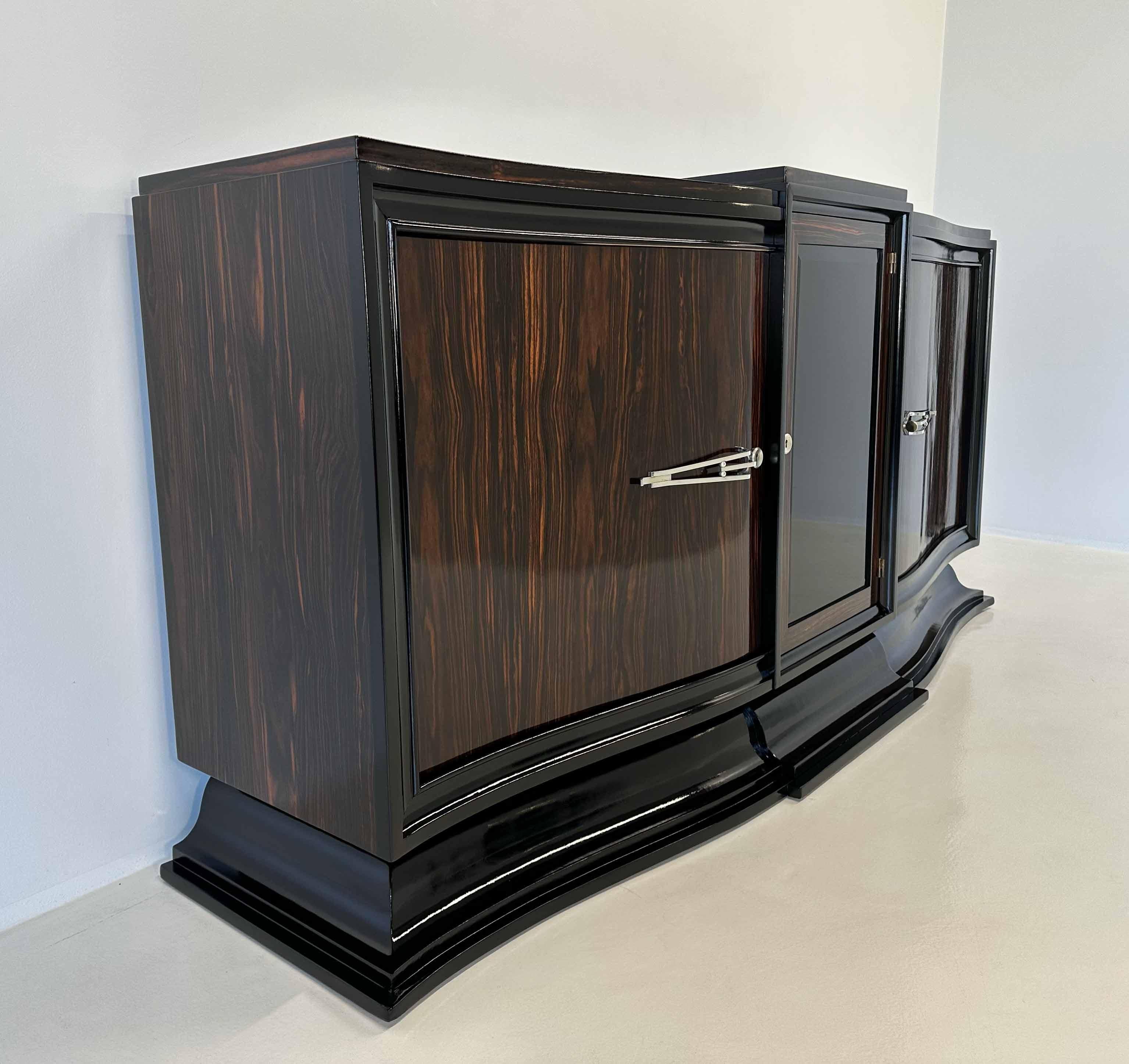 Macassar Credenza Art Deco francese in macassar e lacca nera, anni '30 in vendita