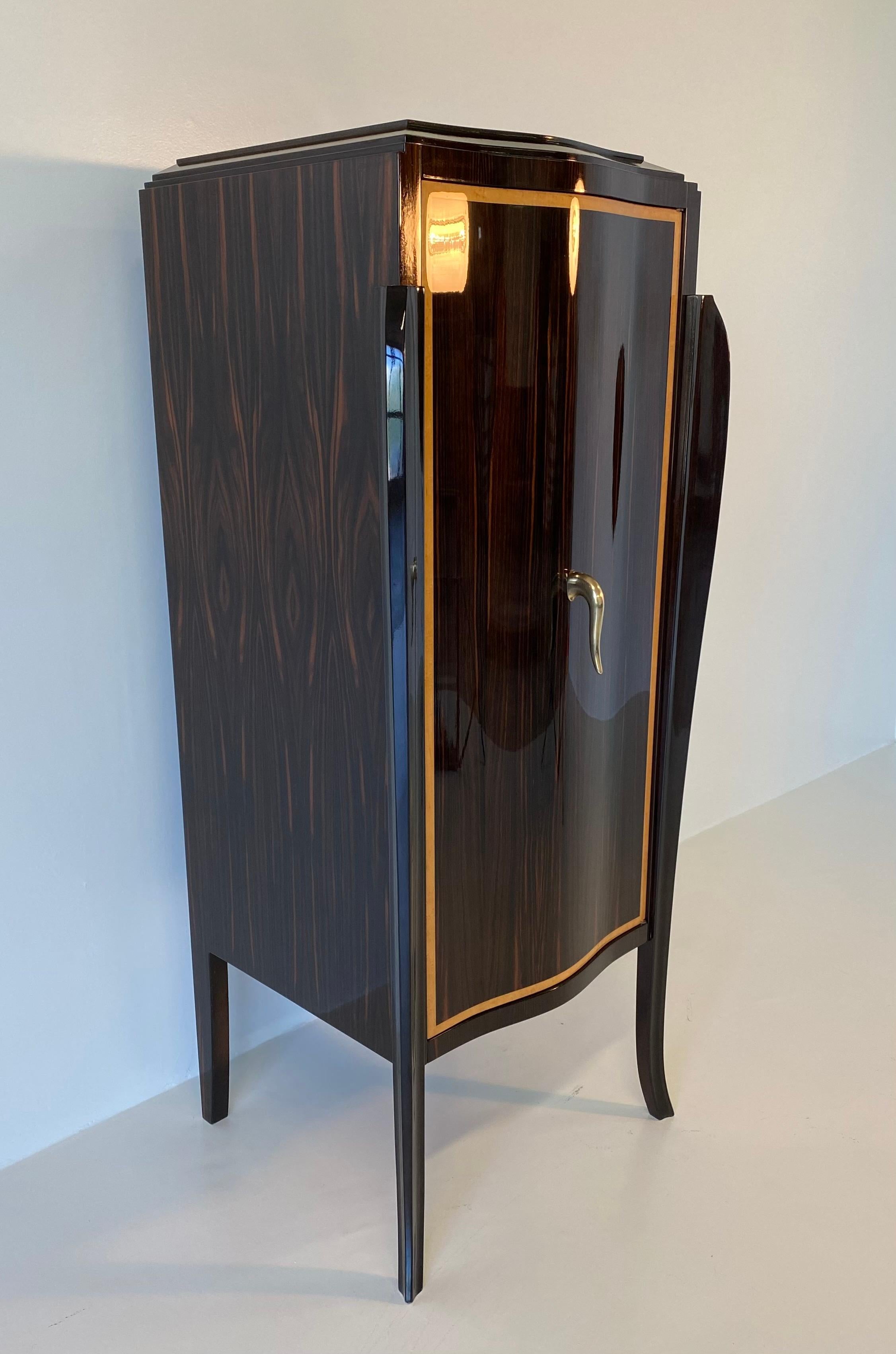 French Art Deco Macassar and Brass Bar Cabinet In Good Condition In Meda, MB