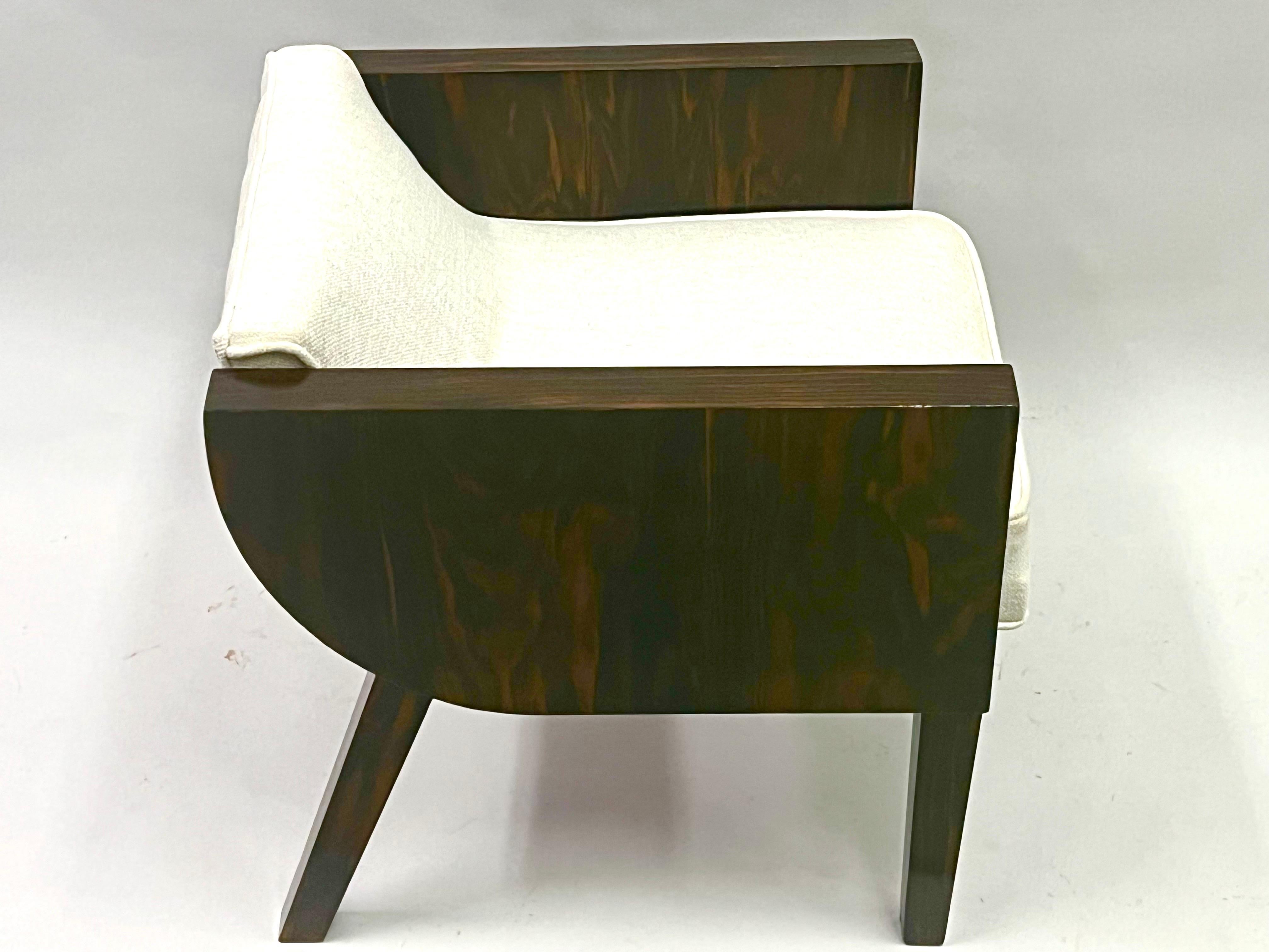 Französischer Art-Deco-Sessel aus Makassar-Ebenholz im Stil von Emile-Jacques Ruhlmann (Handgeschnitzt) im Angebot