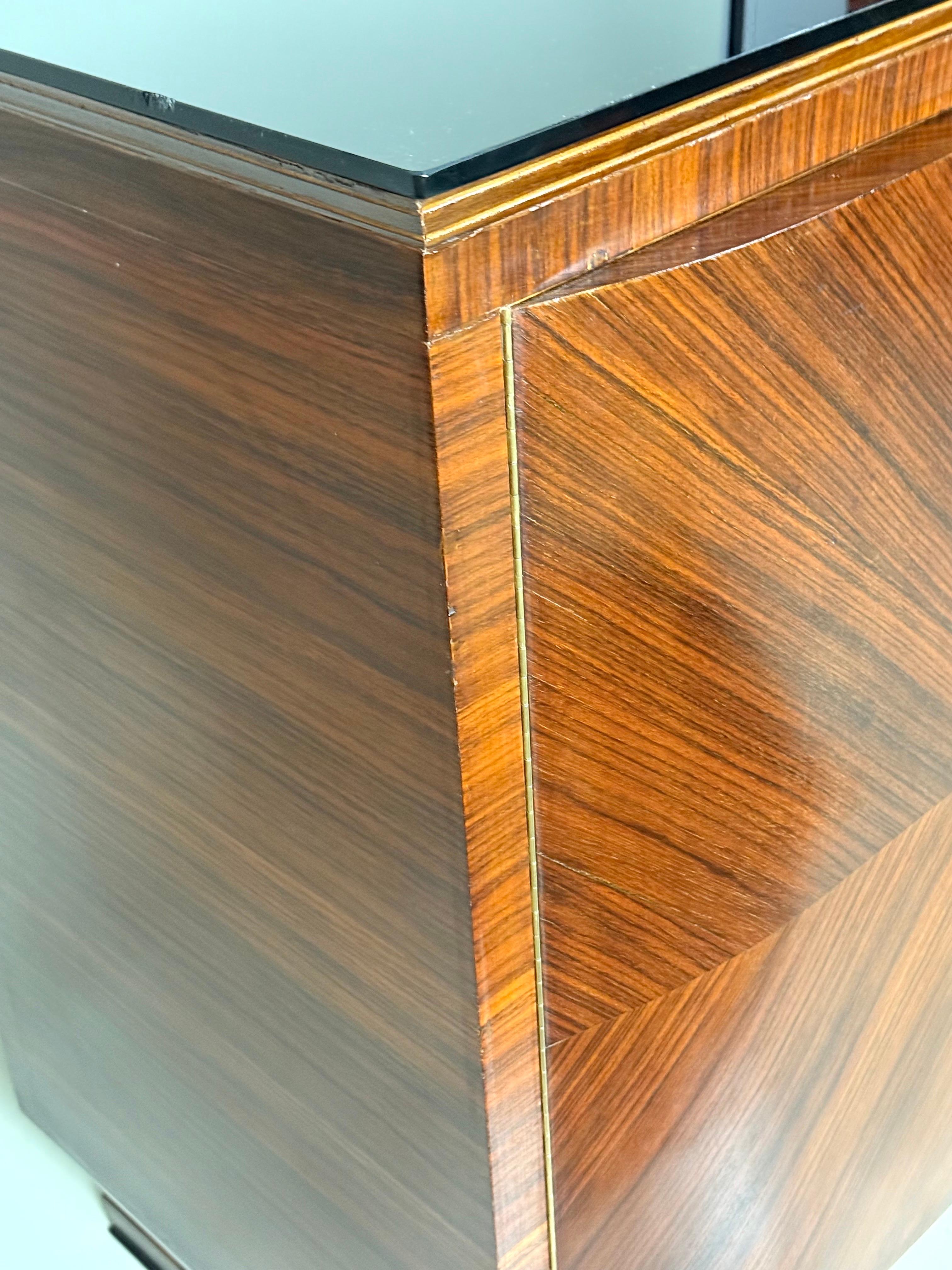 Ottone Mobile / credenza in ebano Macassar Art Deco francese, stile Emile Jacques Ruhlmann in vendita