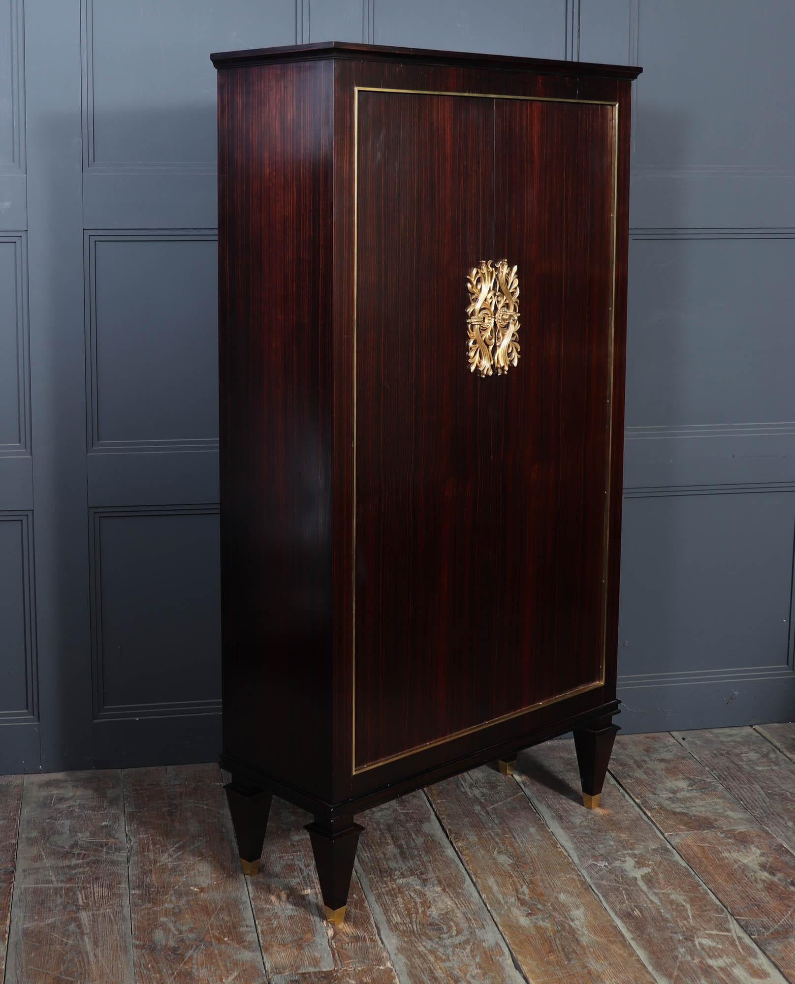Mobile Art Deco francese in ebano Macassar con montature in bronzo dorato, 1930 ca. in vendita 6