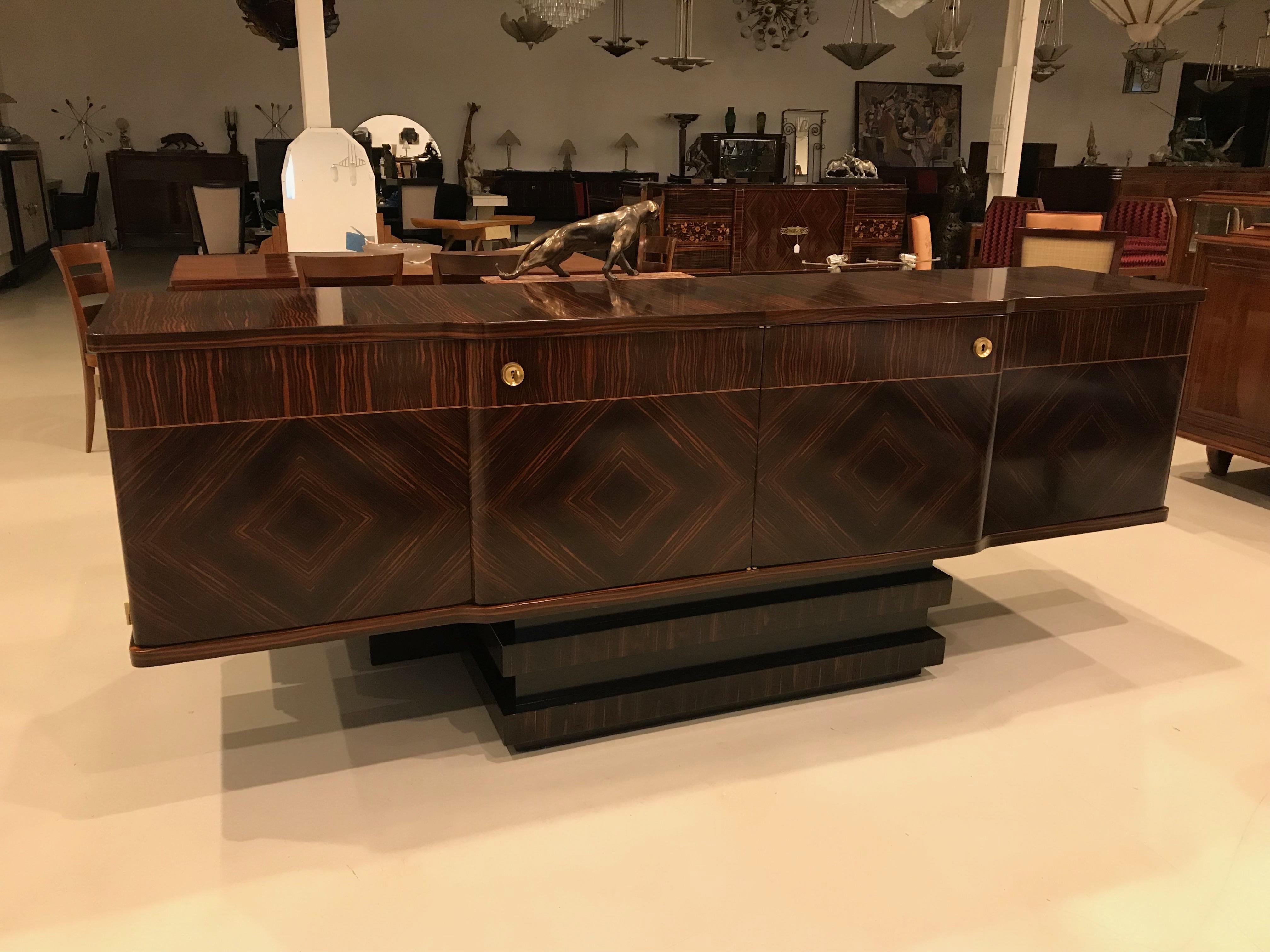 French Art Deco Macassar Ebony Sideboard or Buffet In Excellent Condition In North Bergen, NJ