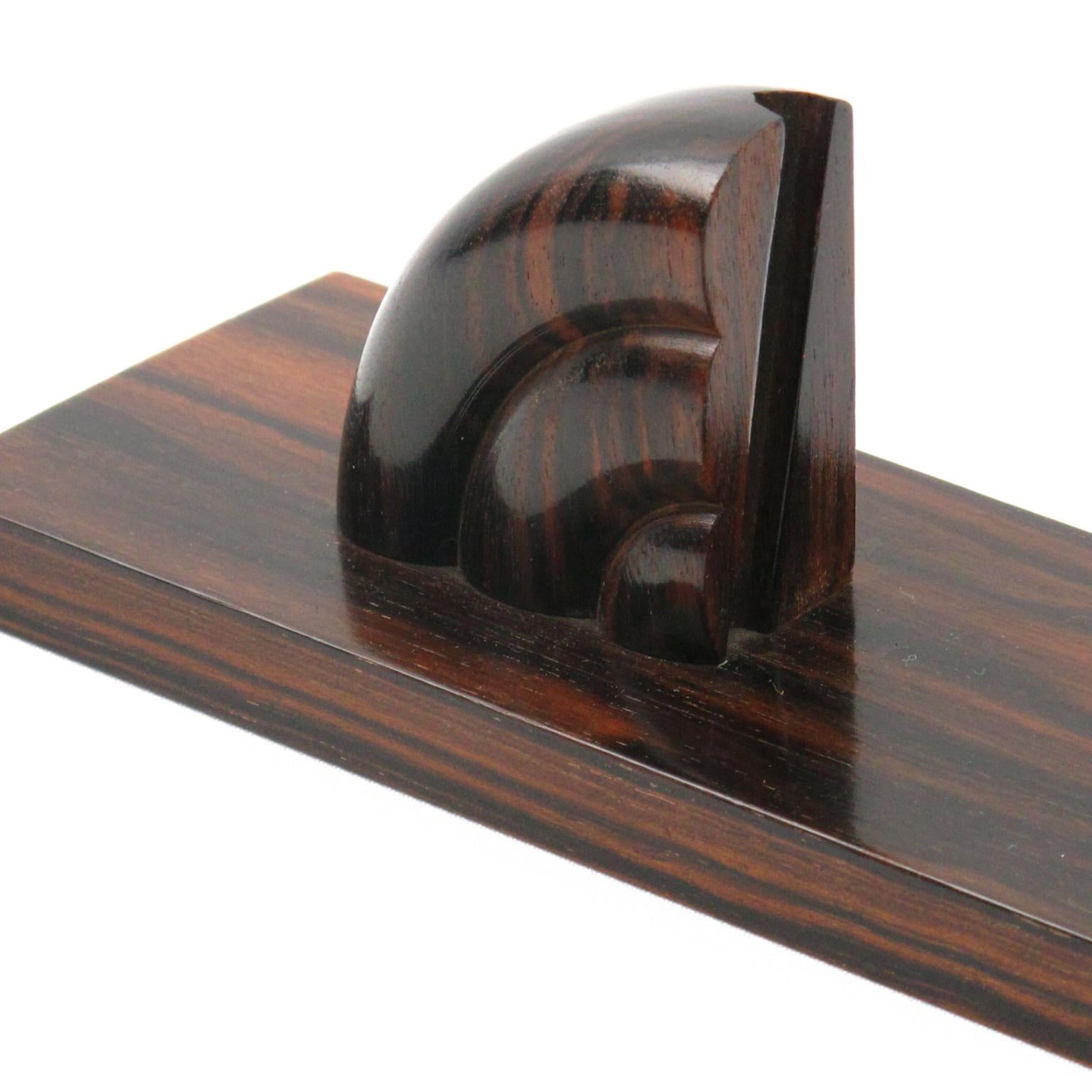 Marco francés Art Decó de madera de macasar, hacia 1930 en venta 2