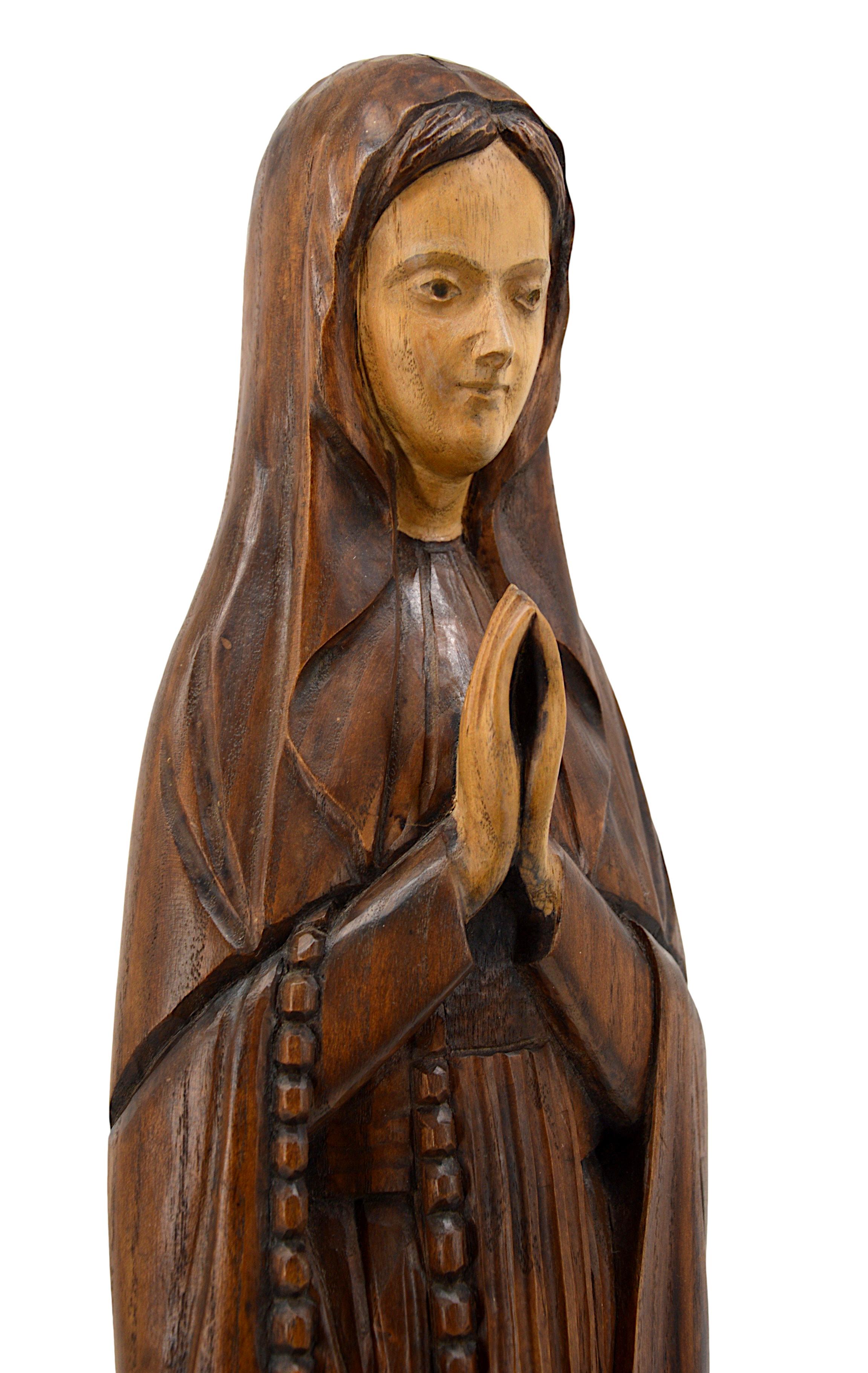 Französische Art-Déco-Madonna Heilige Jungfrau Skulptur, 1920er Jahre (Eichenholz) im Angebot