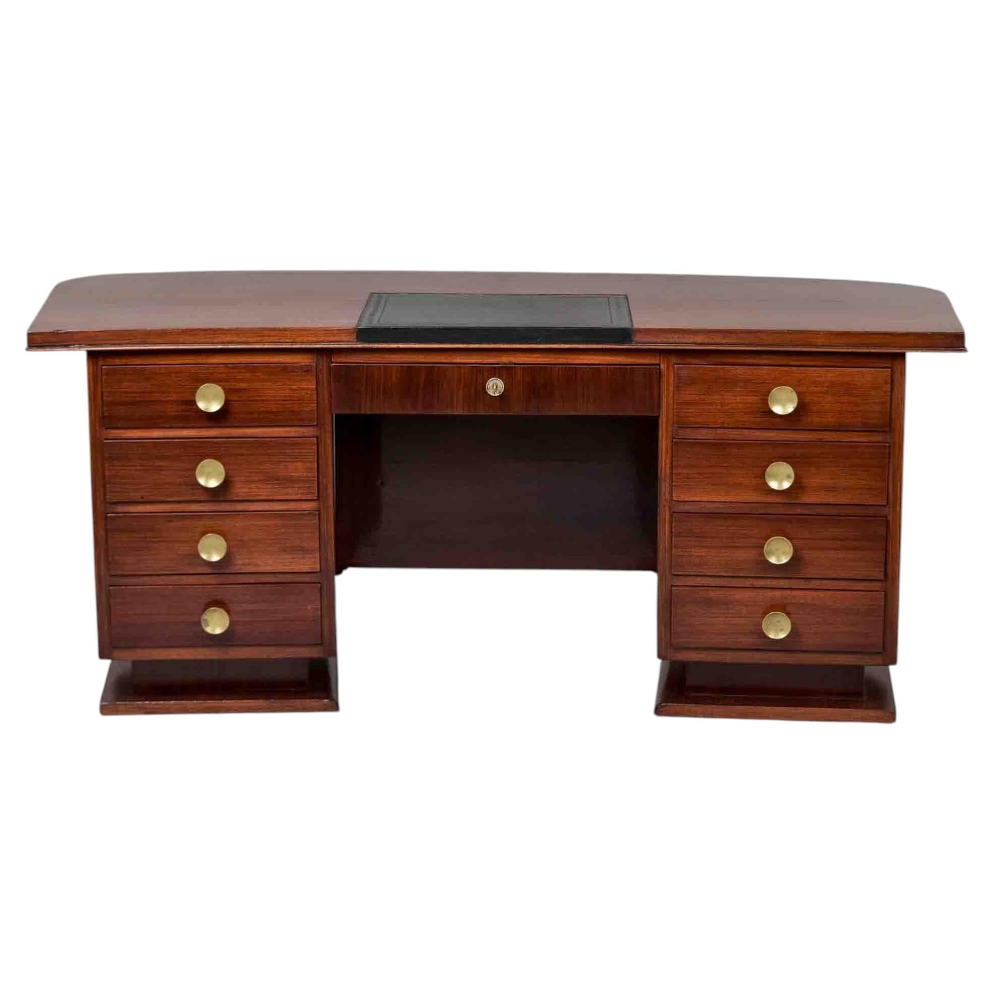 Bureau de direction Art déco français en acajou avec plateau d'écriture en cuir encastré