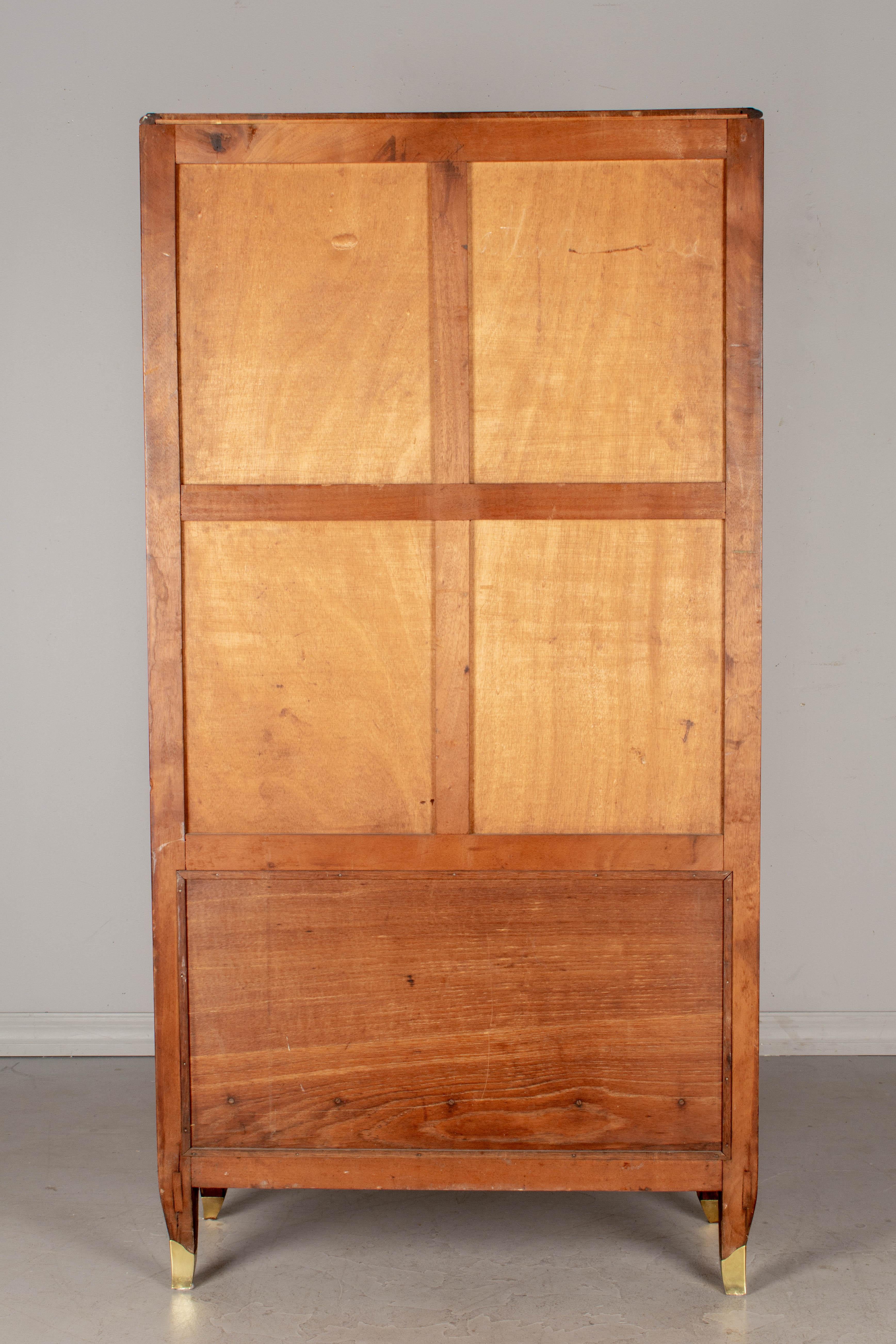 French Art Deco Mahogany Marquetry Display Cabinet 5