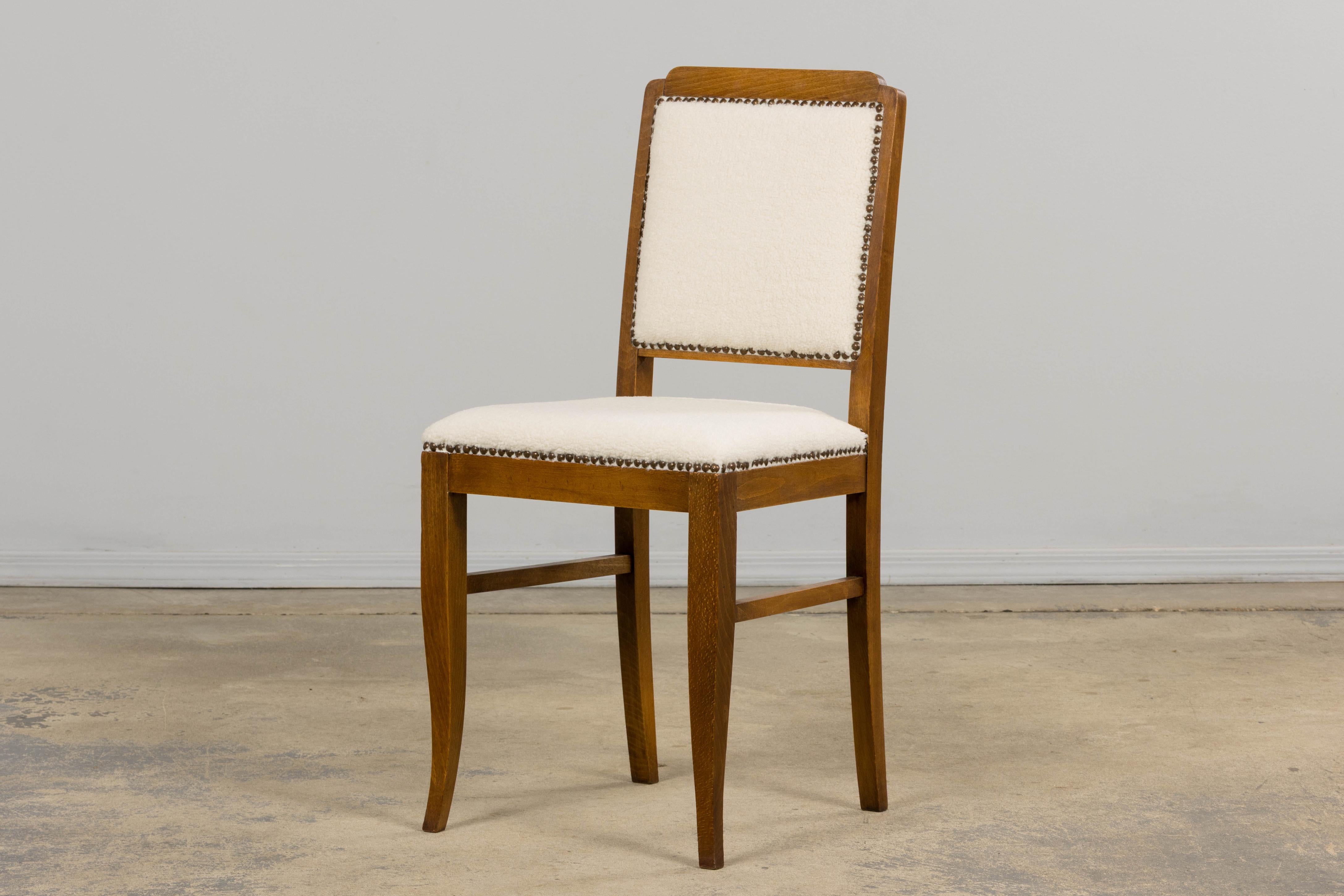 20ième siècle Paire de chaises d'appoint Art Déco en érable et bouclette crème en vente