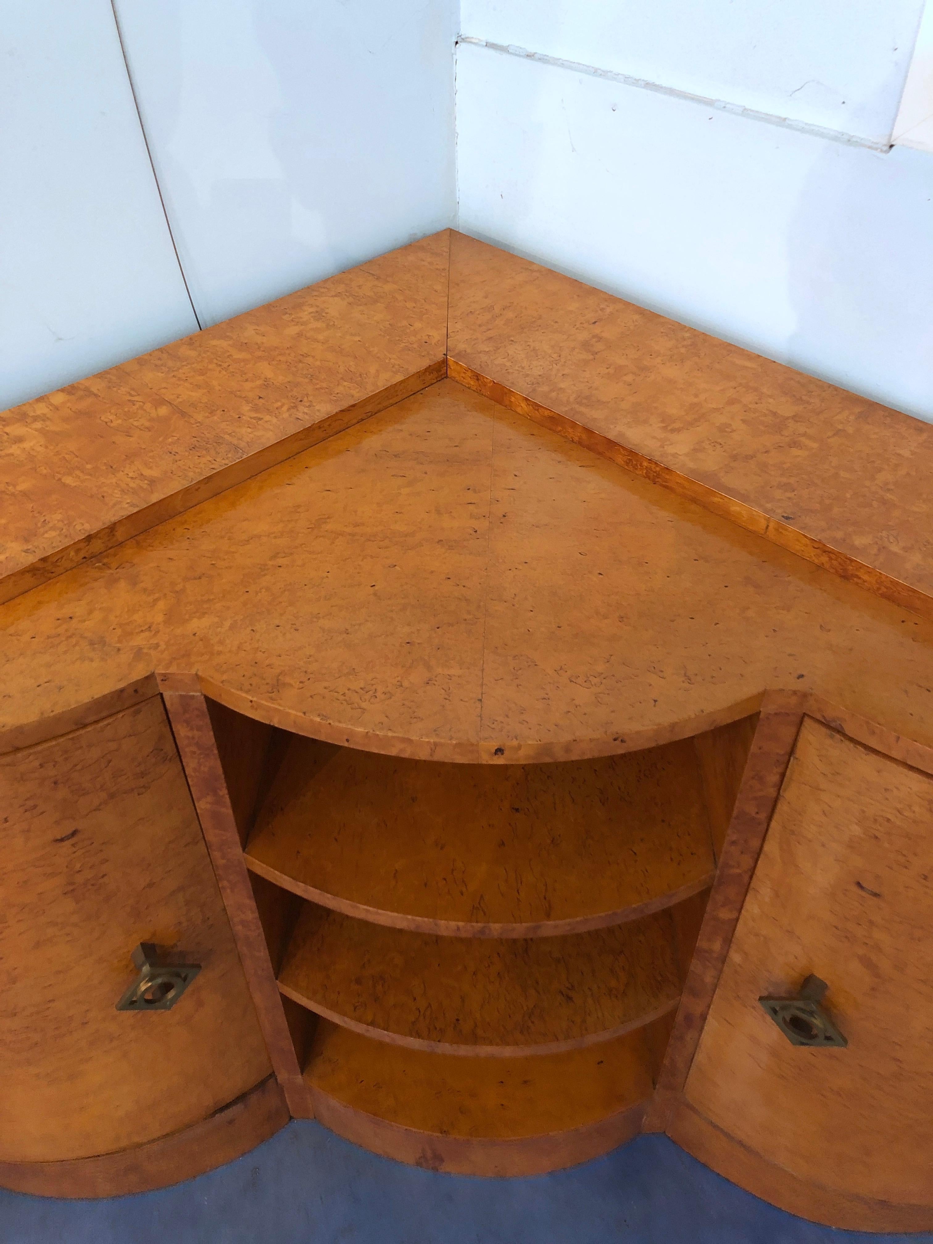 French Art Deco Maple Corner Cupboard, 1945 For Sale 3