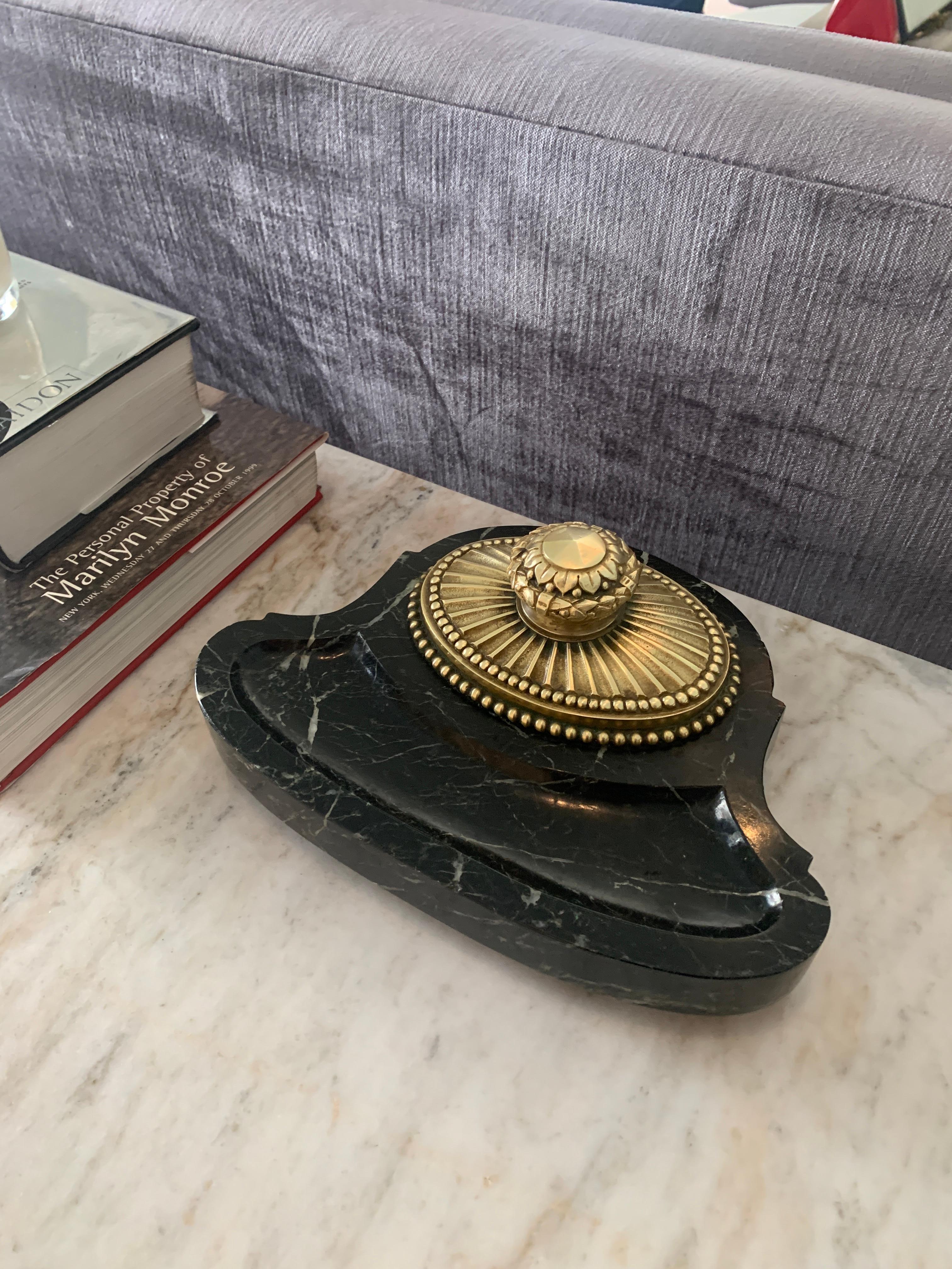 French Art Deco Marble and Bronze Ink Well In Good Condition For Sale In Los Angeles, CA
