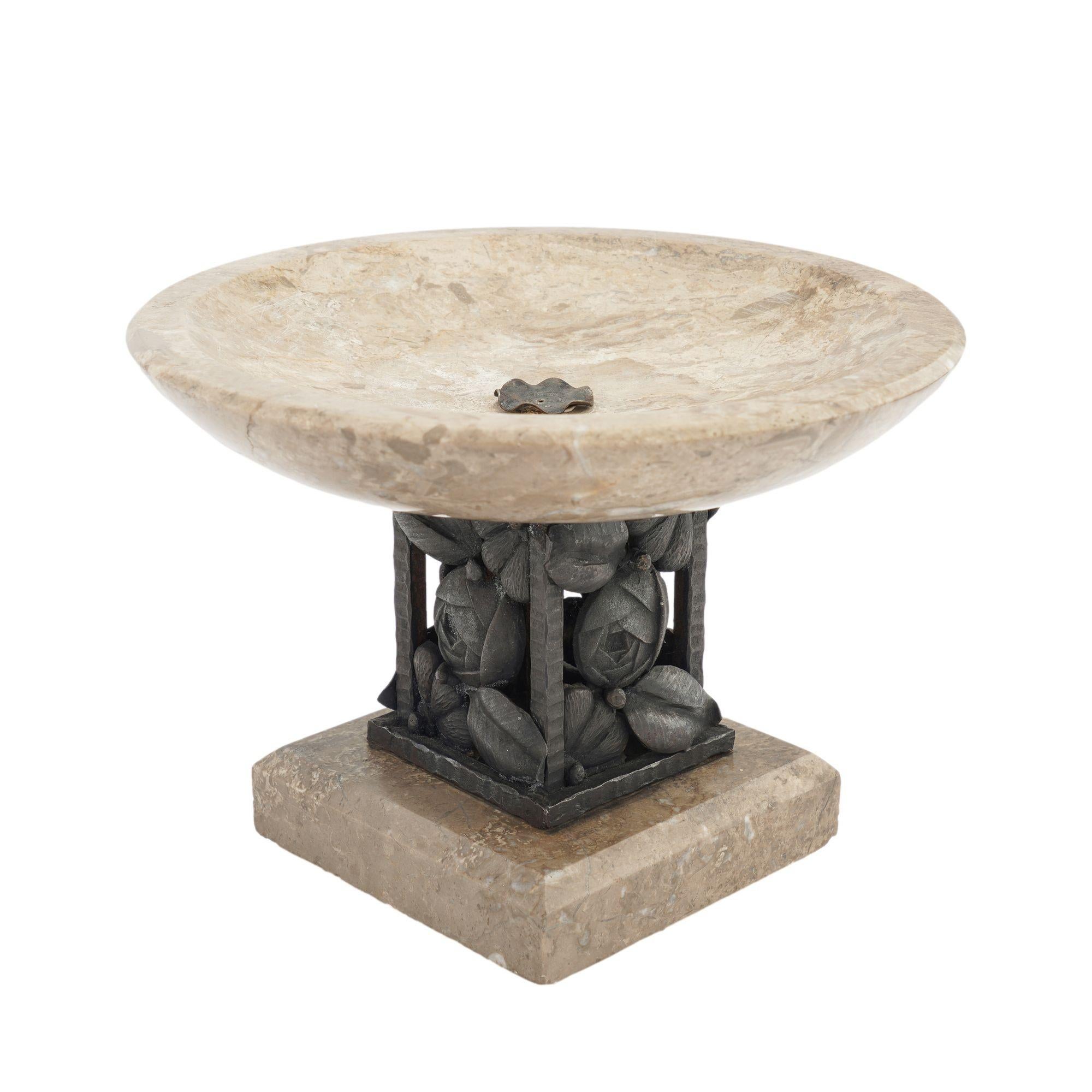 French Art Deco marble & bronze tazza, 1935 In Excellent Condition For Sale In Kenilworth, IL