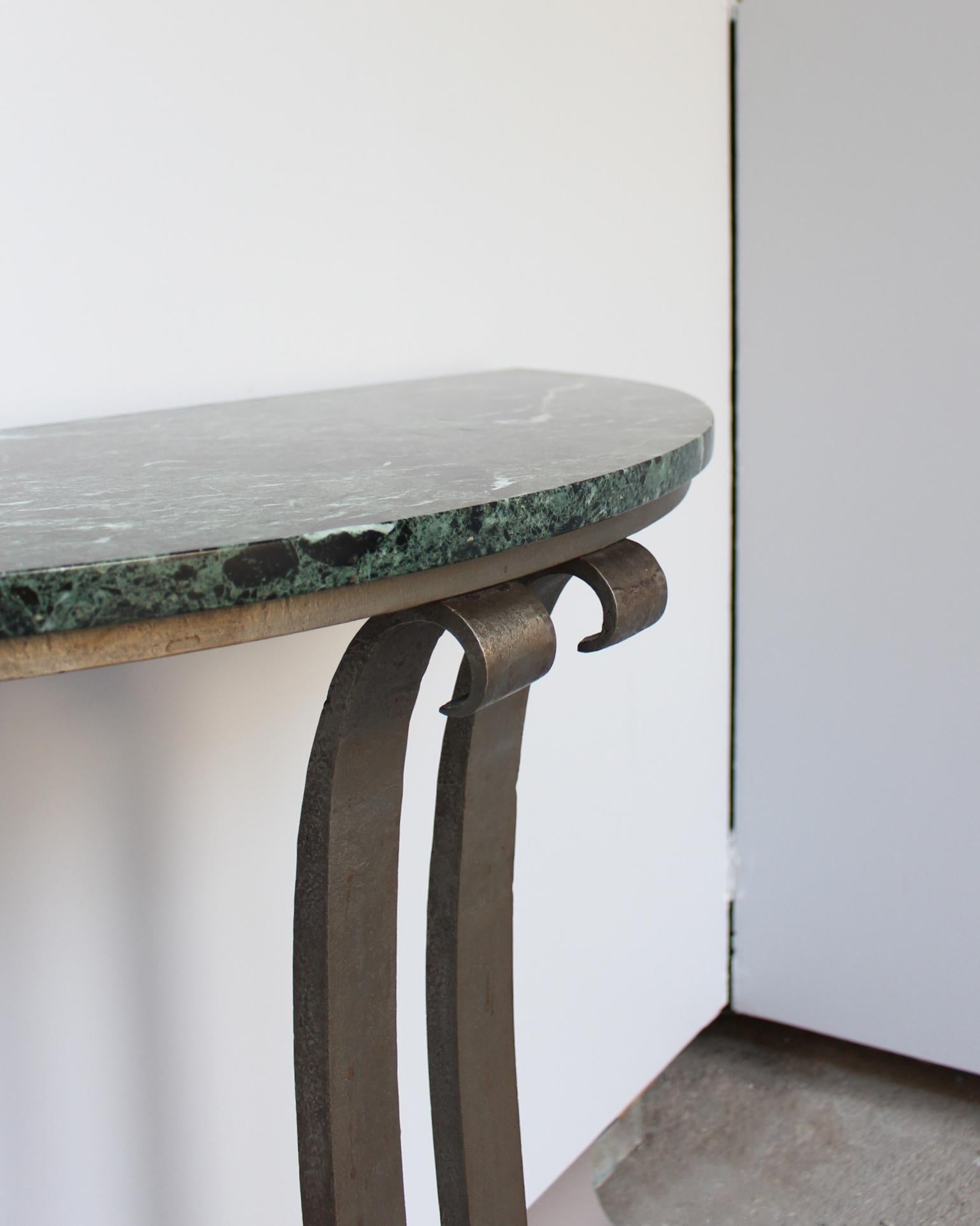 French Art Deco Marble Console with a Hammered Wrought Iron Pedestal For Sale 6