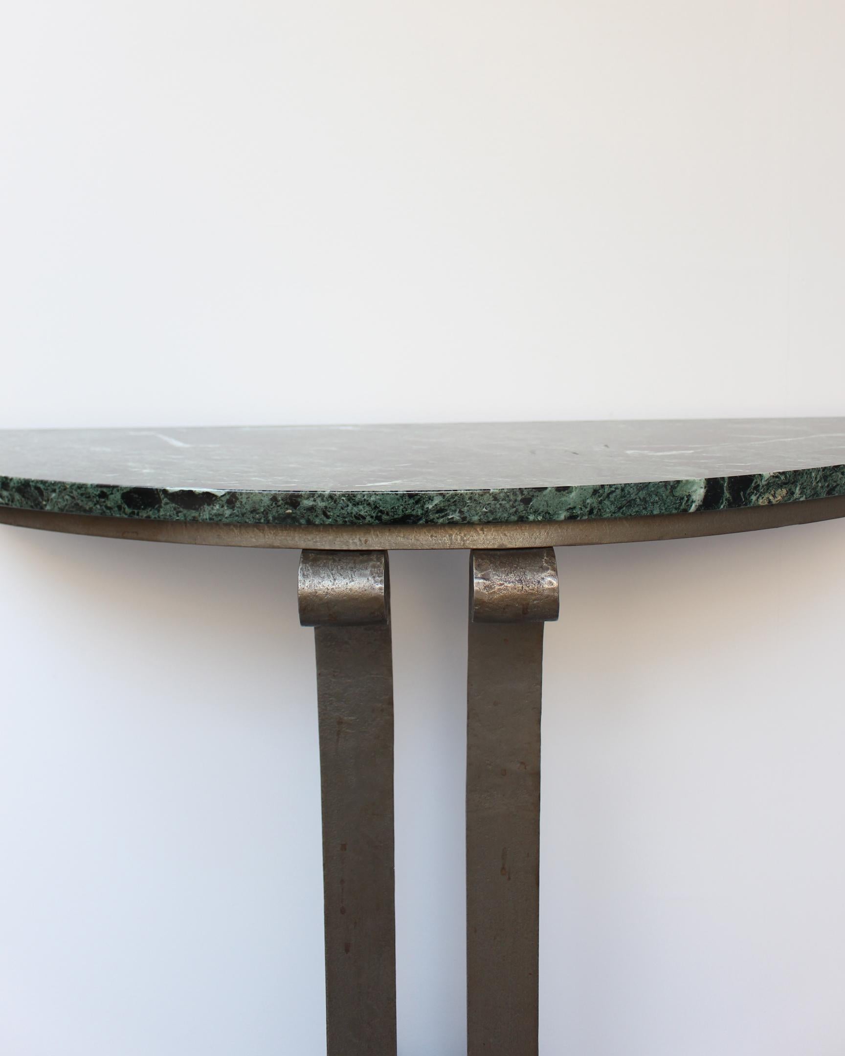 French Art Deco Marble Console with a Hammered Wrought Iron Pedestal For Sale 5