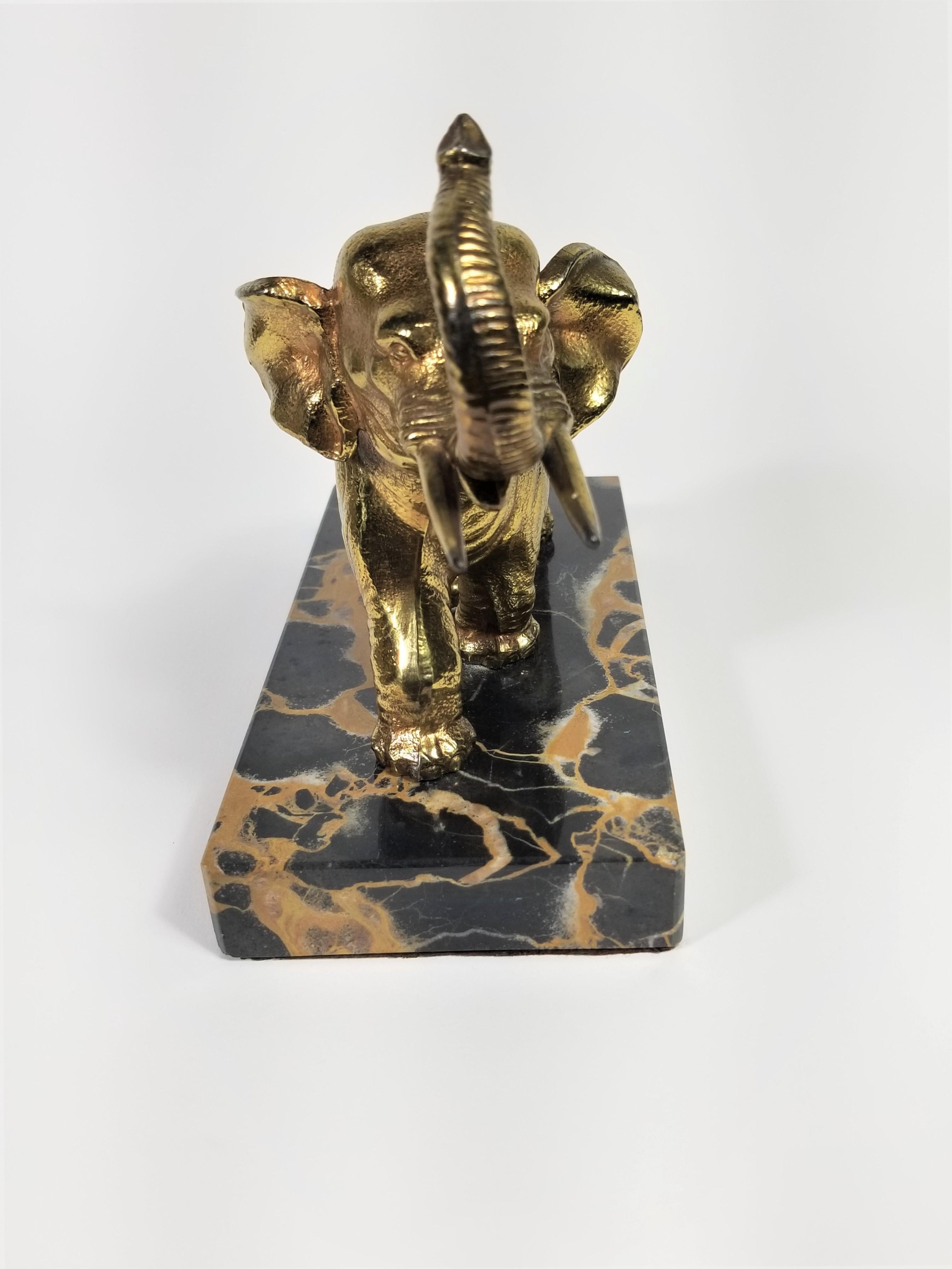 French Art Deco Marble Elephant Bookends In Good Condition For Sale In New York, NY